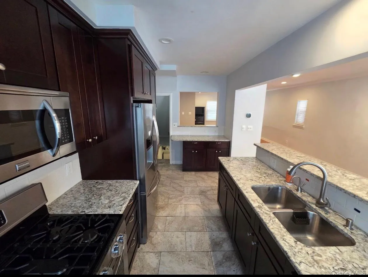 10548 65th Road, New York, NY, 3 Bedrooms Bedrooms, 6 Rooms Rooms,2 BathroomsBathrooms,Residential Lease,For Rent,65th,0,1052915 10548 65th Road, New York, NY, 3 Bedrooms Bedrooms, 6 Rooms Rooms,2 BathroomsBathrooms,Residential Lease,For Rent,65th,0,1052915