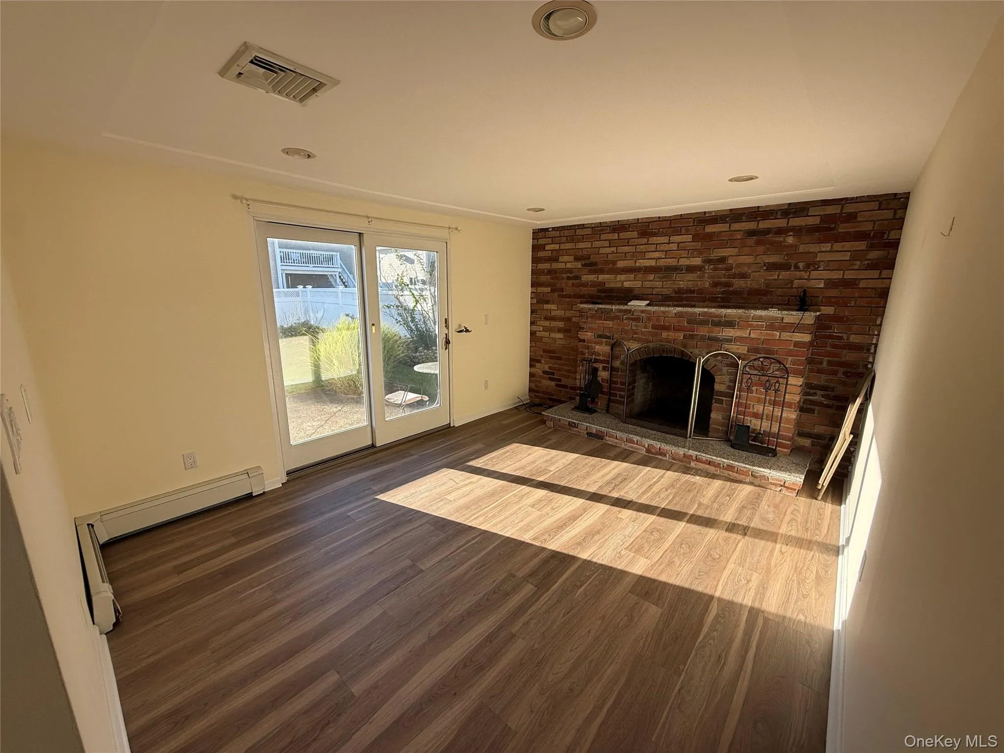 84 Surf Road, Babylon, NY, 1 Bedroom Bedrooms, 3 Rooms Rooms,1 BathroomBathrooms,Residential Lease,For Rent,Surf,0,1052917 84 Surf Road, Babylon, NY, 1 Bedroom Bedrooms, 3 Rooms Rooms,1 BathroomBathrooms,Residential Lease,For Rent,Surf,0,1052917