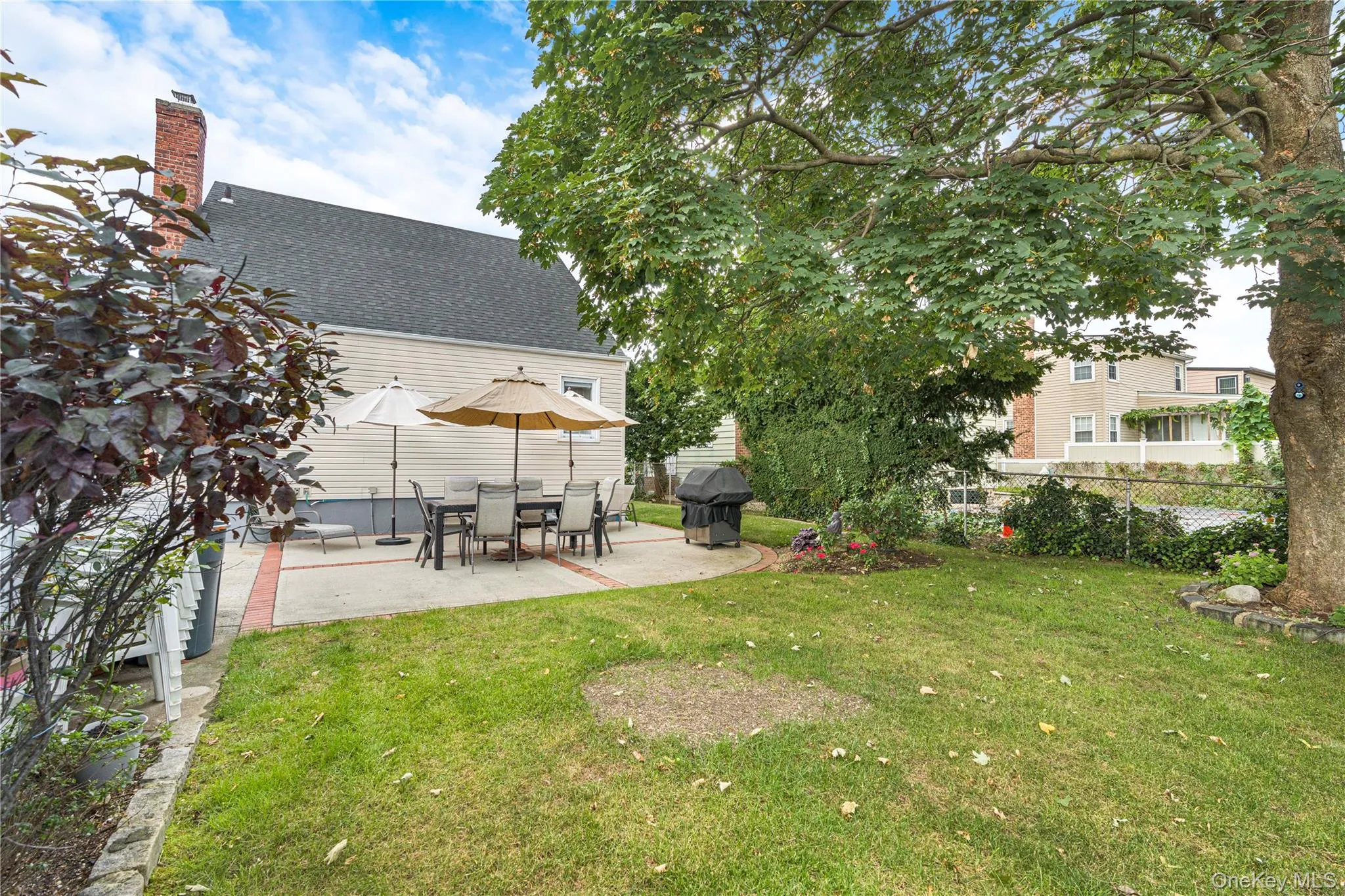 159 Raff Avenue, North Hempstead, NY, 4 Bedrooms Bedrooms, 7 Rooms Rooms,1 BathroomBathrooms,Residential,For Rent,Raff,0,1052920 159 Raff Avenue, North Hempstead, NY, 4 Bedrooms Bedrooms, 7 Rooms Rooms,1 BathroomBathrooms,Residential,For Rent,Raff,0,1052920
