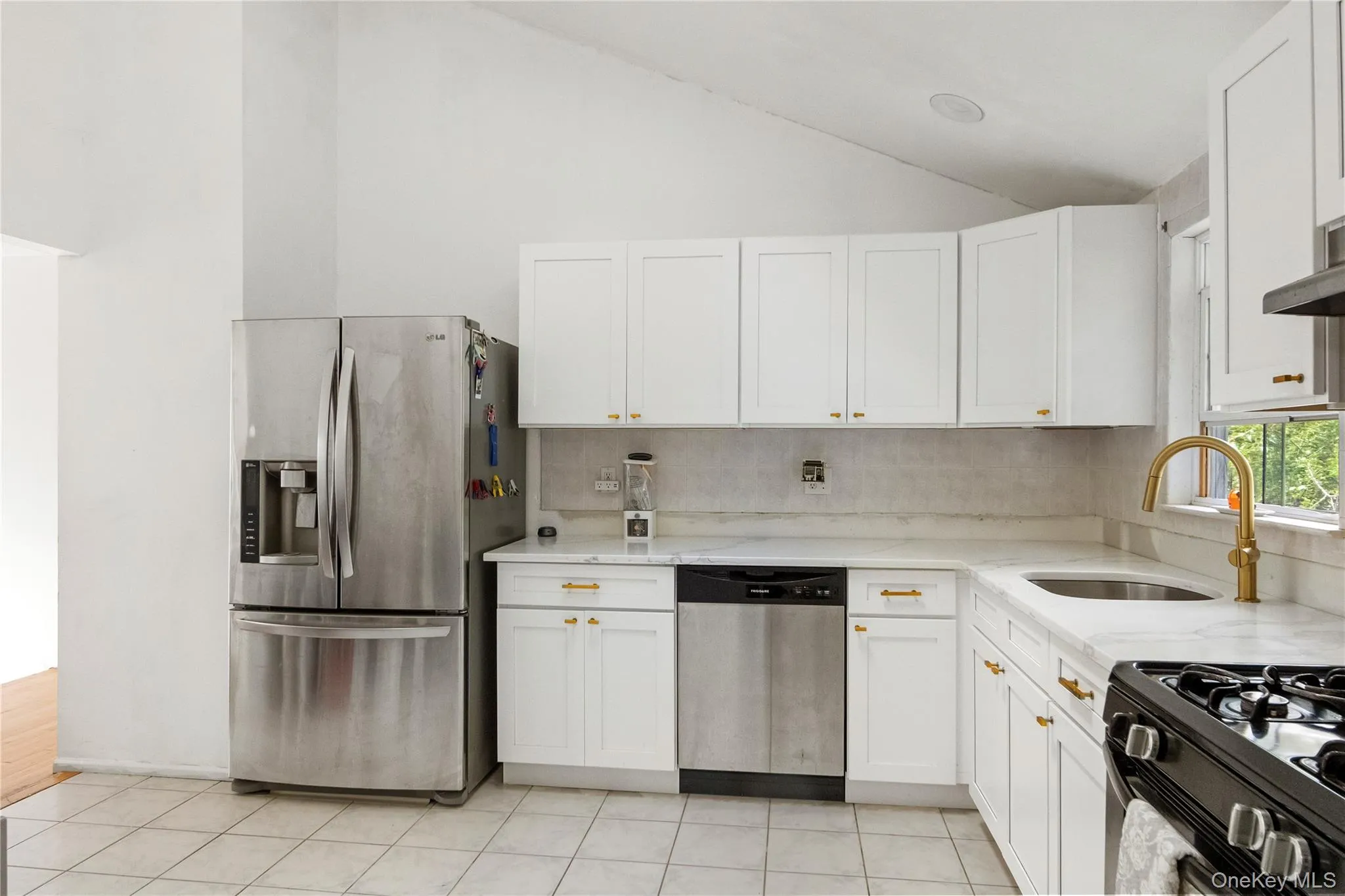1056 Arthur Street, Hempstead, NY, 6 Bedrooms Bedrooms, 12 Rooms Rooms,3 BathroomsBathrooms,Residential,For Rent,Arthur,0,1052934 1056 Arthur Street, Hempstead, NY, 6 Bedrooms Bedrooms, 12 Rooms Rooms,3 BathroomsBathrooms,Residential,For Rent,Arthur,0,1052934