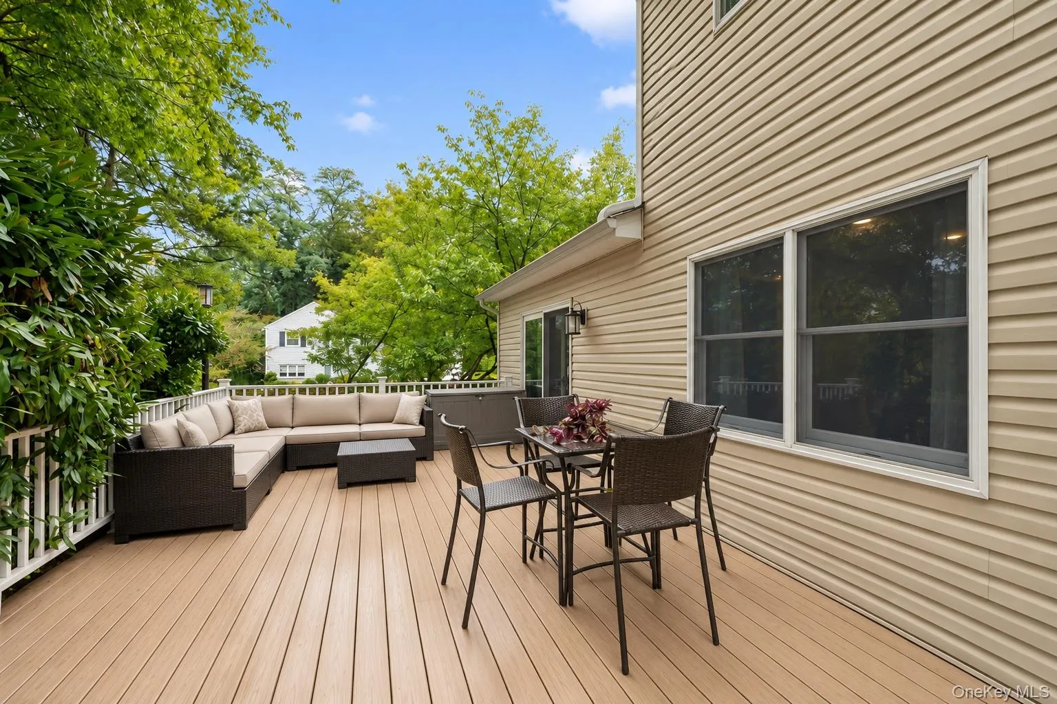 21 Edgewood, Oyster Bay, NY, 4 Bedrooms Bedrooms, 7 Rooms Rooms,3 BathroomsBathrooms,Residential,For Rent,Edgewood,0,1052936 21 Edgewood, Oyster Bay, NY, 4 Bedrooms Bedrooms, 7 Rooms Rooms,3 BathroomsBathrooms,Residential,For Rent,Edgewood,0,1052936