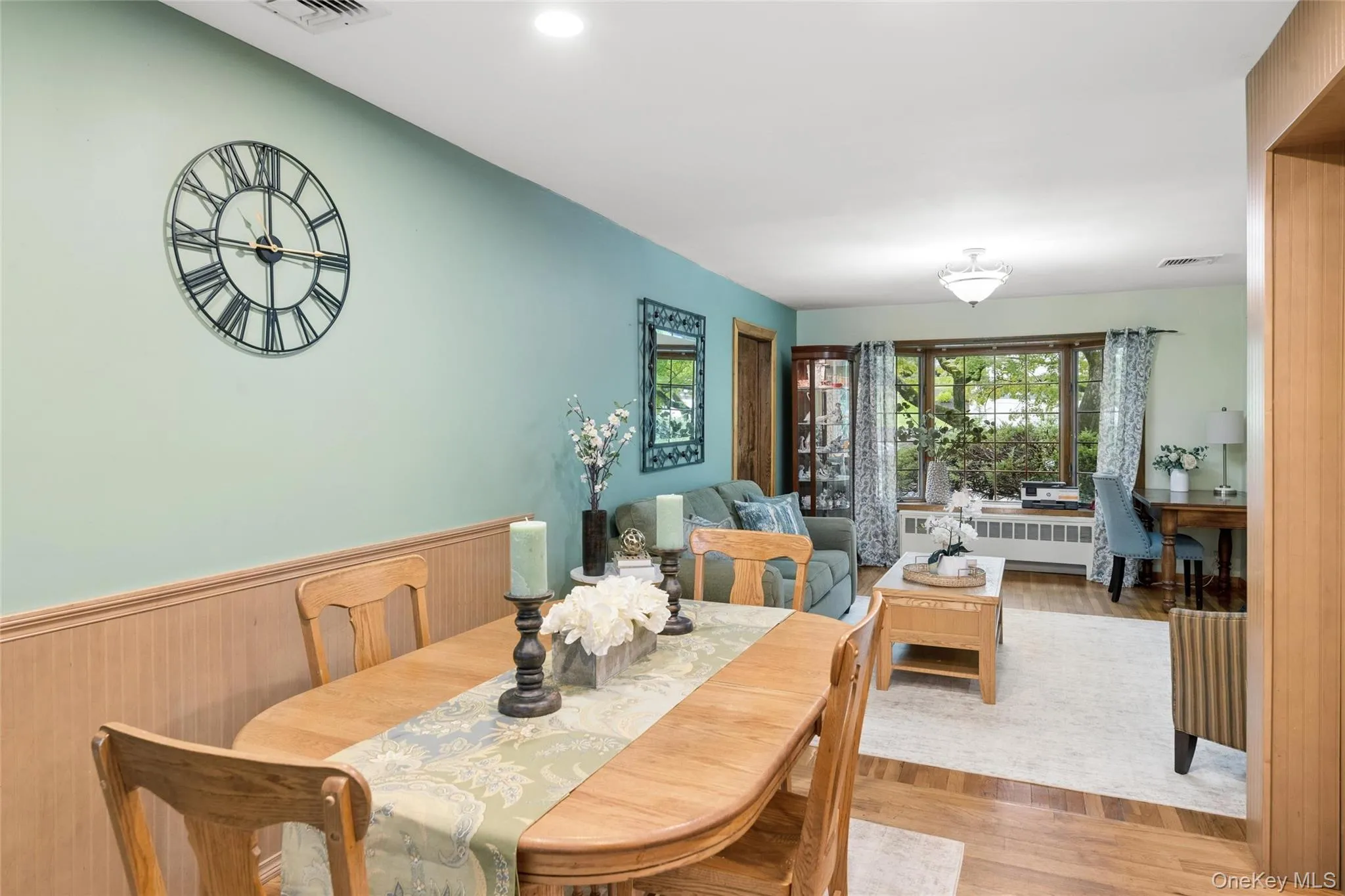 21 Edgewood, Oyster Bay, NY, 4 Bedrooms Bedrooms, 7 Rooms Rooms,3 BathroomsBathrooms,Residential,For Rent,Edgewood,0,1052936 21 Edgewood, Oyster Bay, NY, 4 Bedrooms Bedrooms, 7 Rooms Rooms,3 BathroomsBathrooms,Residential,For Rent,Edgewood,0,1052936