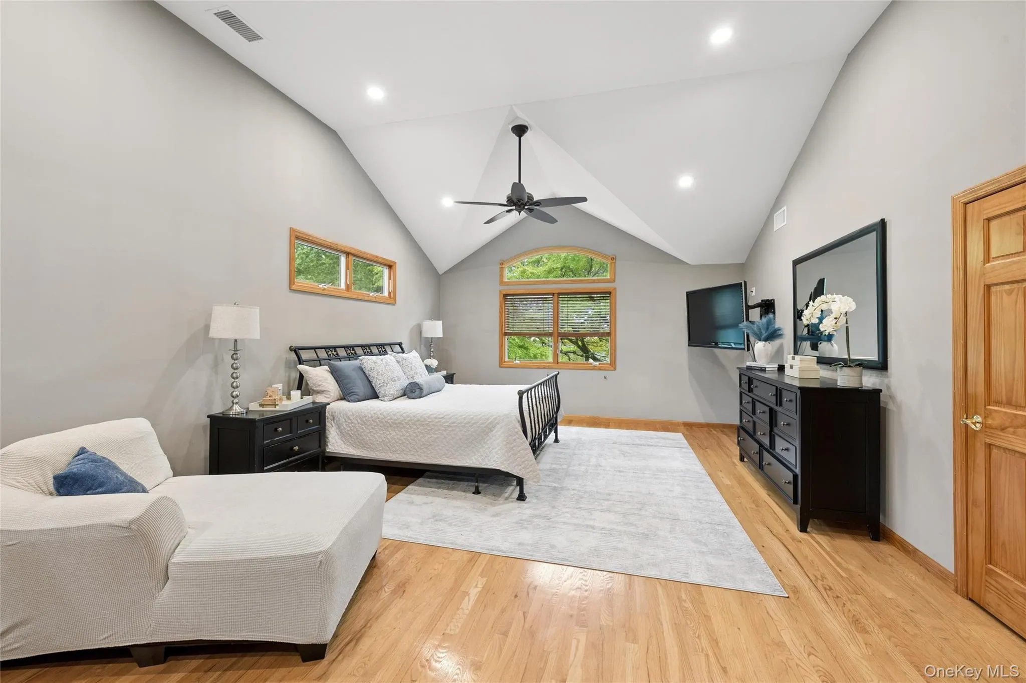 21 Edgewood, Oyster Bay, NY, 4 Bedrooms Bedrooms, 7 Rooms Rooms,3 BathroomsBathrooms,Residential,For Rent,Edgewood,0,1052936 21 Edgewood, Oyster Bay, NY, 4 Bedrooms Bedrooms, 7 Rooms Rooms,3 BathroomsBathrooms,Residential,For Rent,Edgewood,0,1052936