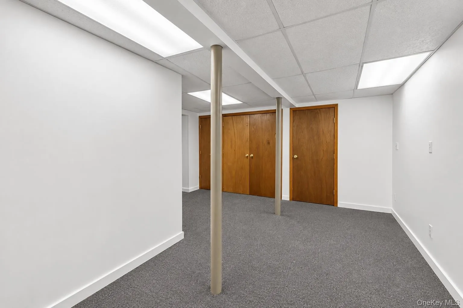 21 Edgewood, Oyster Bay, NY, 4 Bedrooms Bedrooms, 7 Rooms Rooms,3 BathroomsBathrooms,Residential,For Rent,Edgewood,0,1052936 21 Edgewood, Oyster Bay, NY, 4 Bedrooms Bedrooms, 7 Rooms Rooms,3 BathroomsBathrooms,Residential,For Rent,Edgewood,0,1052936