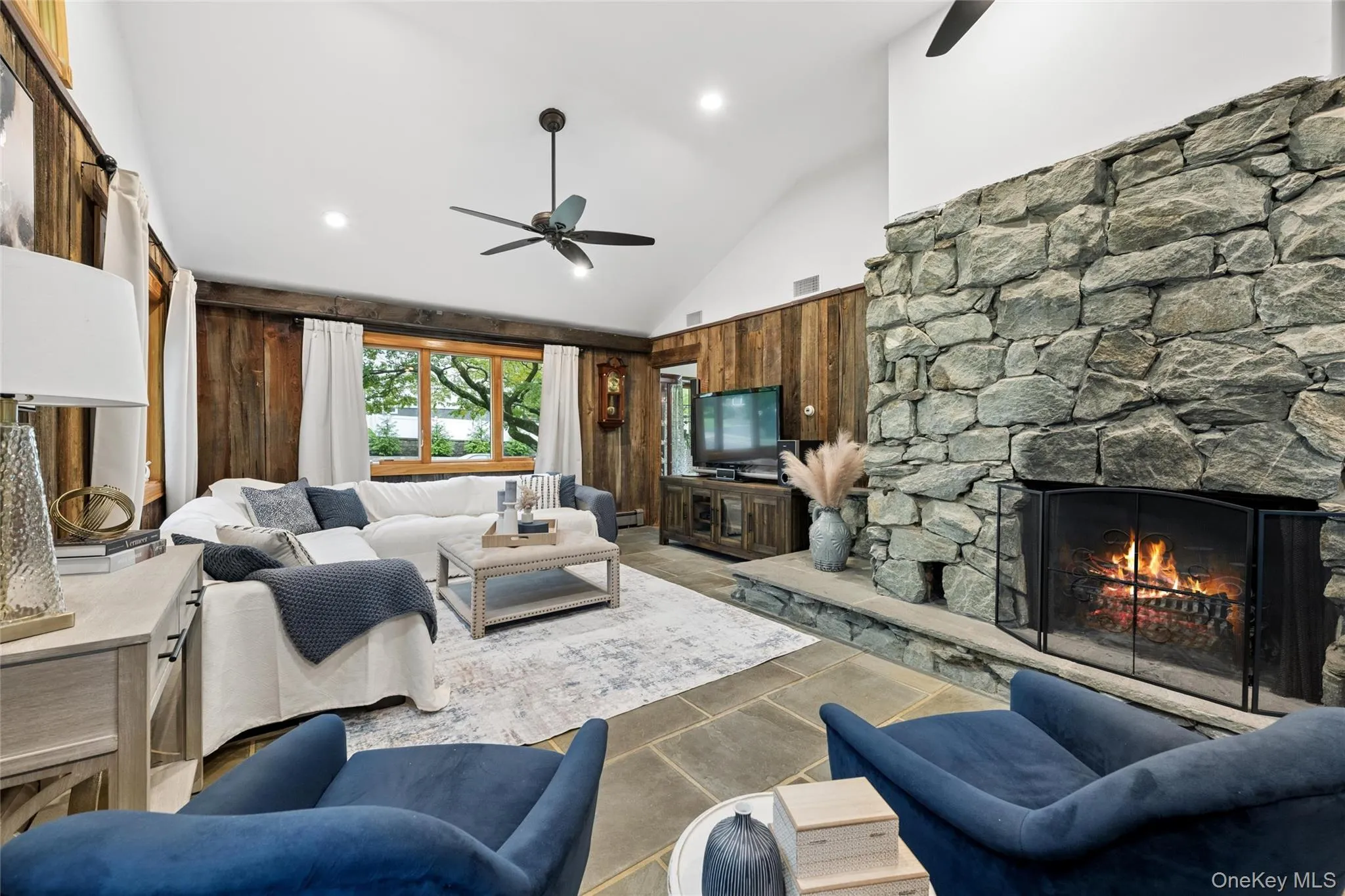 21 Edgewood, Oyster Bay, NY, 4 Bedrooms Bedrooms, 7 Rooms Rooms,3 BathroomsBathrooms,Residential,For Rent,Edgewood,0,1052936 21 Edgewood, Oyster Bay, NY, 4 Bedrooms Bedrooms, 7 Rooms Rooms,3 BathroomsBathrooms,Residential,For Rent,Edgewood,0,1052936