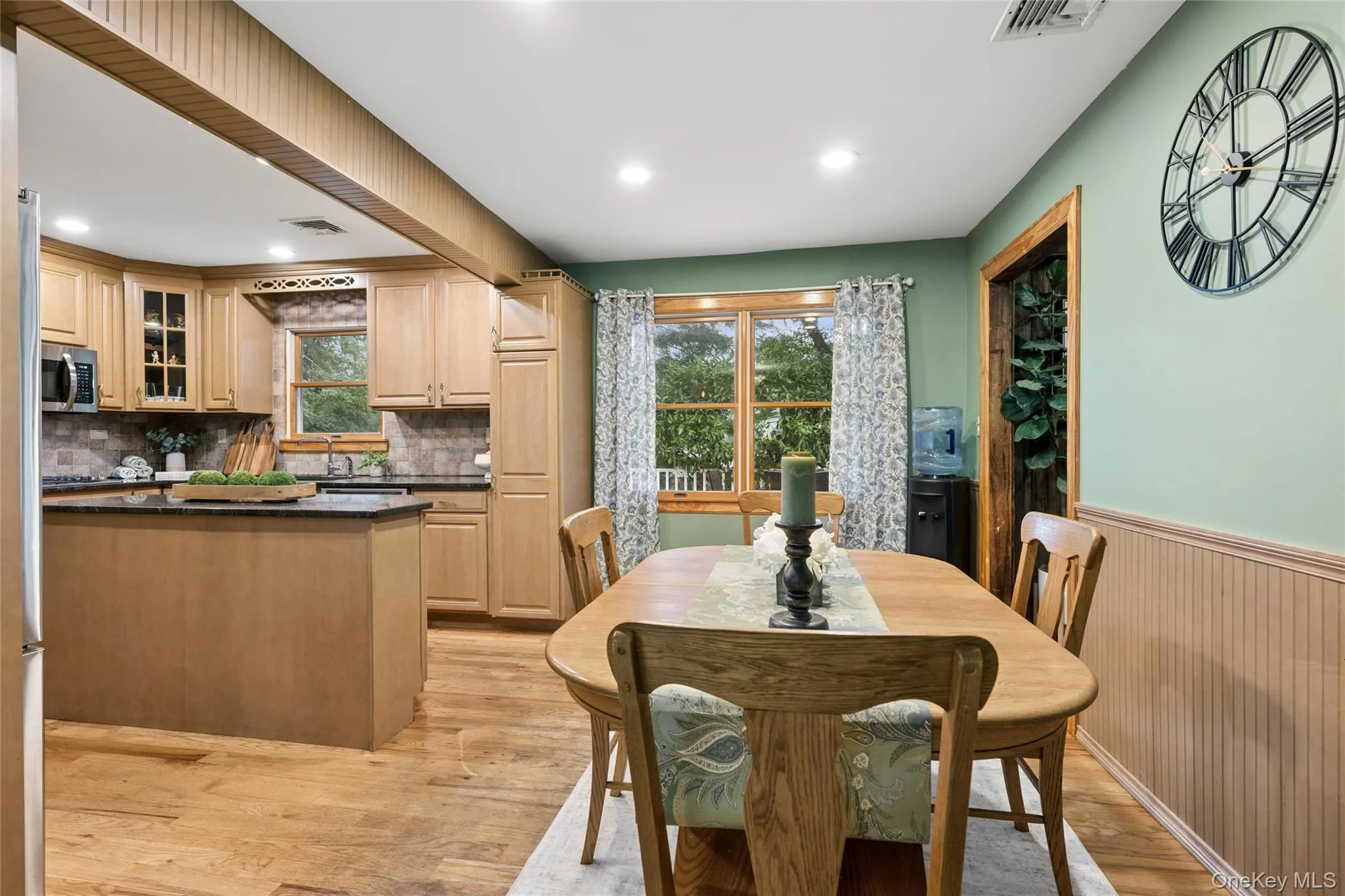 21 Edgewood, Oyster Bay, NY, 4 Bedrooms Bedrooms, 7 Rooms Rooms,3 BathroomsBathrooms,Residential,For Rent,Edgewood,0,1052936 21 Edgewood, Oyster Bay, NY, 4 Bedrooms Bedrooms, 7 Rooms Rooms,3 BathroomsBathrooms,Residential,For Rent,Edgewood,0,1052936