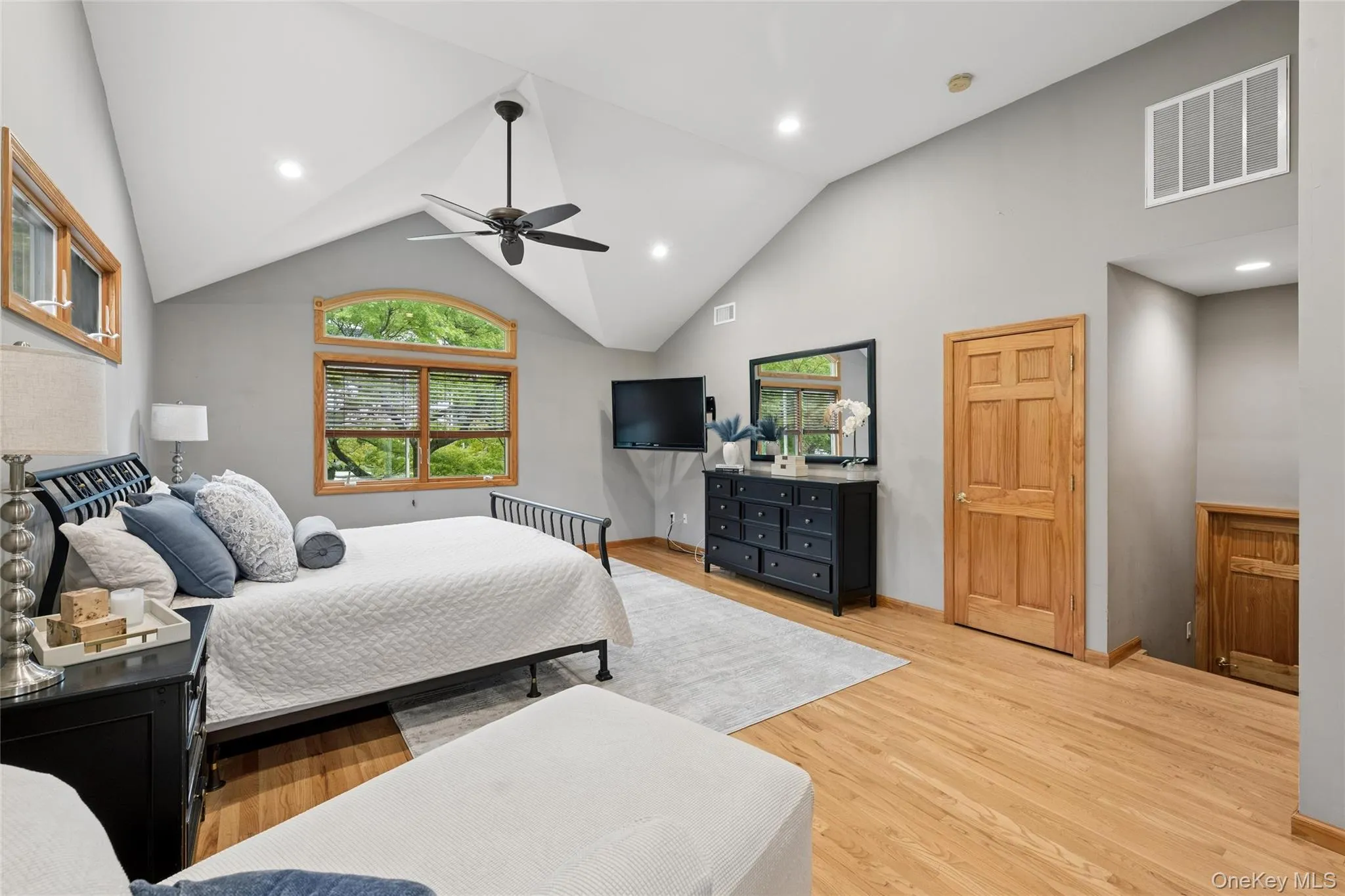 21 Edgewood, Oyster Bay, NY, 4 Bedrooms Bedrooms, 7 Rooms Rooms,3 BathroomsBathrooms,Residential,For Rent,Edgewood,0,1052936 21 Edgewood, Oyster Bay, NY, 4 Bedrooms Bedrooms, 7 Rooms Rooms,3 BathroomsBathrooms,Residential,For Rent,Edgewood,0,1052936