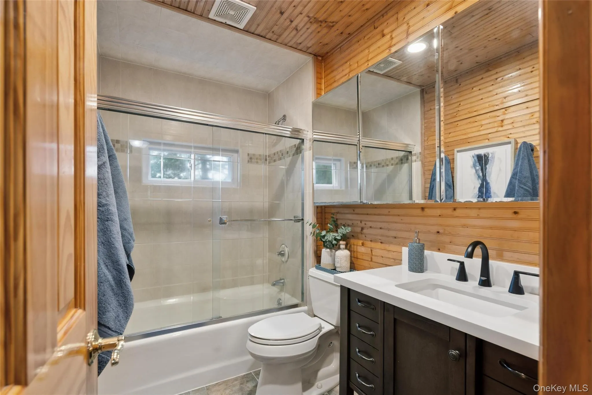 21 Edgewood, Oyster Bay, NY, 4 Bedrooms Bedrooms, 7 Rooms Rooms,3 BathroomsBathrooms,Residential,For Rent,Edgewood,0,1052936 21 Edgewood, Oyster Bay, NY, 4 Bedrooms Bedrooms, 7 Rooms Rooms,3 BathroomsBathrooms,Residential,For Rent,Edgewood,0,1052936