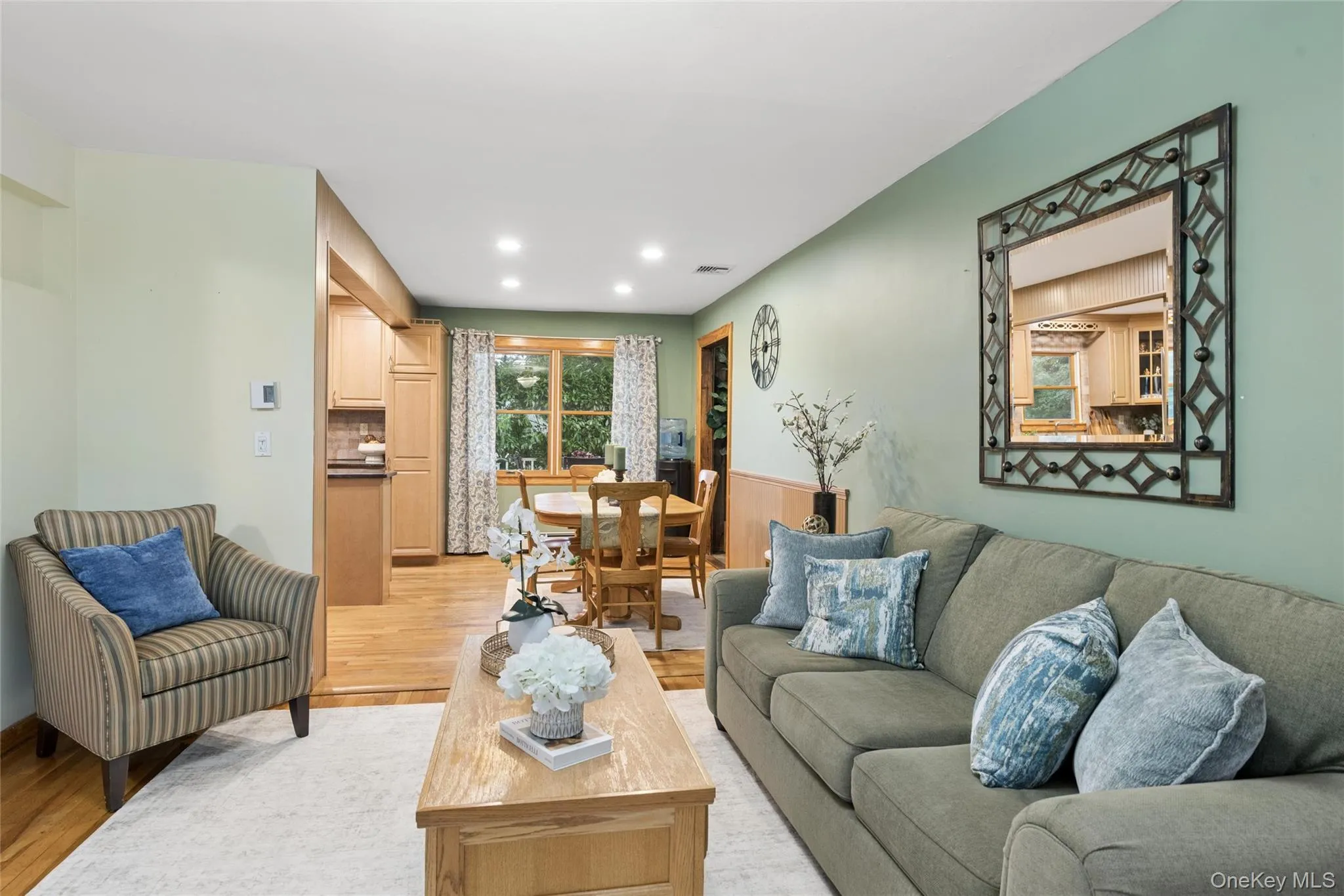 21 Edgewood, Oyster Bay, NY, 4 Bedrooms Bedrooms, 7 Rooms Rooms,3 BathroomsBathrooms,Residential,For Rent,Edgewood,0,1052936 21 Edgewood, Oyster Bay, NY, 4 Bedrooms Bedrooms, 7 Rooms Rooms,3 BathroomsBathrooms,Residential,For Rent,Edgewood,0,1052936