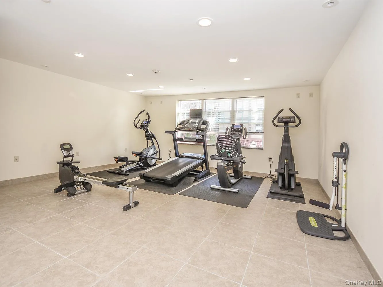 200 Carney Street, Glen Cove, NY, 2 Bedrooms Bedrooms, 3 Rooms Rooms,1 BathroomBathrooms,Residential Lease,For Rent,Carney,0,1052937 200 Carney Street, Glen Cove, NY, 2 Bedrooms Bedrooms, 3 Rooms Rooms,1 BathroomBathrooms,Residential Lease,For Rent,Carney,0,1052937