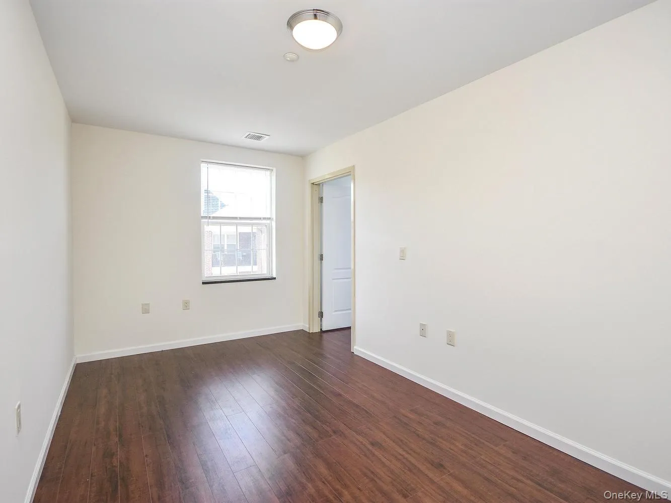 200 Carney Street, Glen Cove, NY, 2 Bedrooms Bedrooms, 3 Rooms Rooms,1 BathroomBathrooms,Residential Lease,For Rent,Carney,0,1052937 200 Carney Street, Glen Cove, NY, 2 Bedrooms Bedrooms, 3 Rooms Rooms,1 BathroomBathrooms,Residential Lease,For Rent,Carney,0,1052937