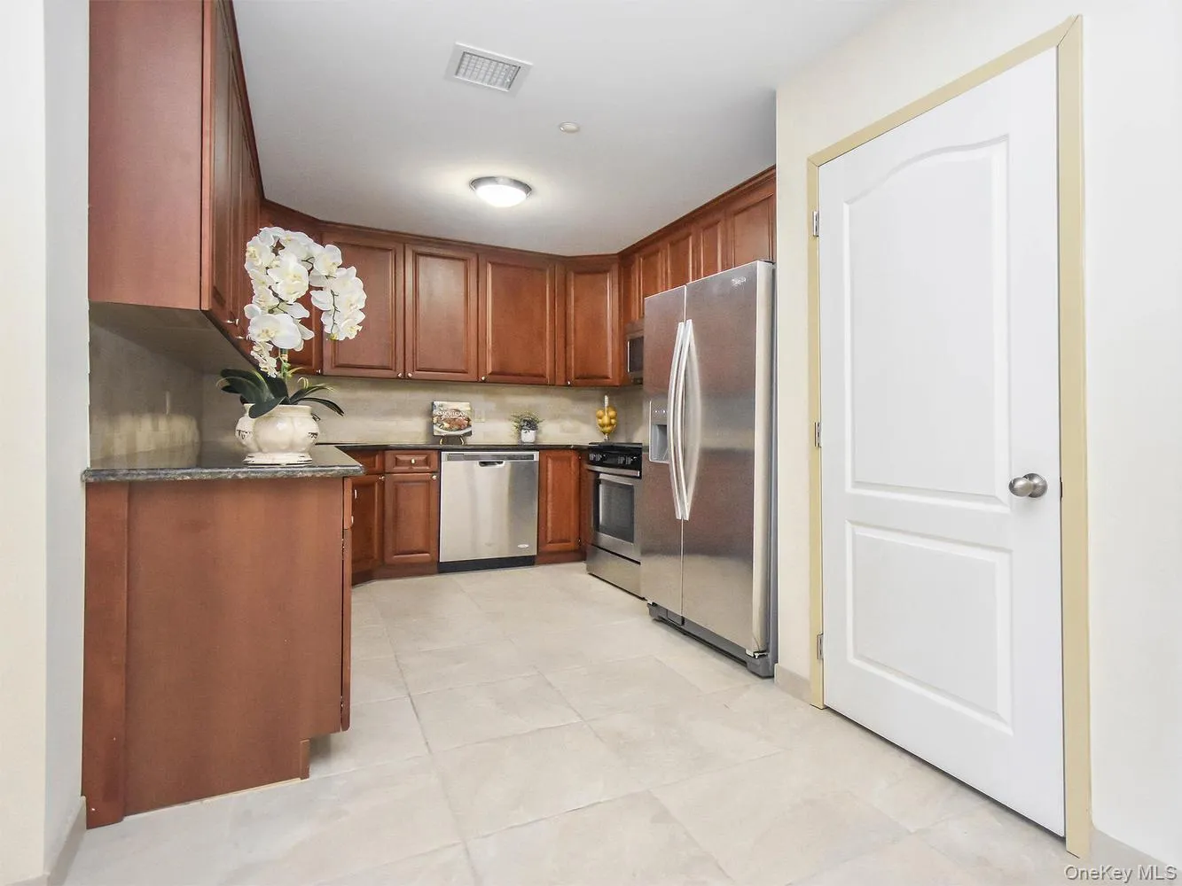200 Carney Street, Glen Cove, NY, 2 Bedrooms Bedrooms, 3 Rooms Rooms,1 BathroomBathrooms,Residential Lease,For Rent,Carney,0,1052937 200 Carney Street, Glen Cove, NY, 2 Bedrooms Bedrooms, 3 Rooms Rooms,1 BathroomBathrooms,Residential Lease,For Rent,Carney,0,1052937