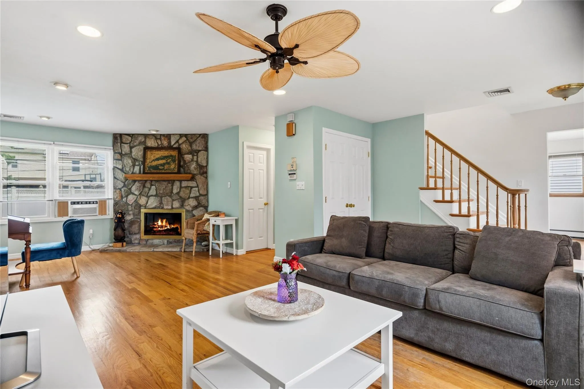 On the left side of the entryway is the spacious living room. On the left side of the entryway is the spacious living room.