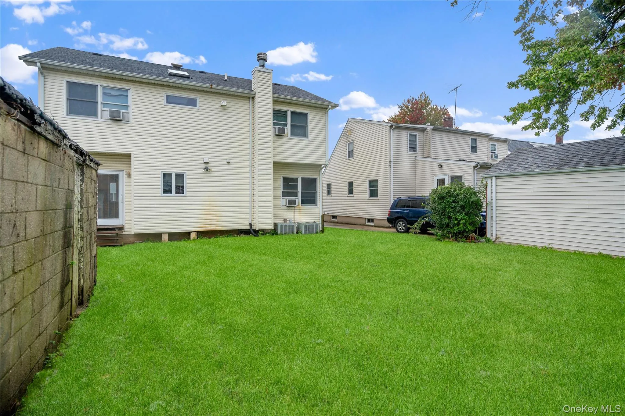 Enjoy relaxing in the backyard. Enjoy relaxing in the backyard.