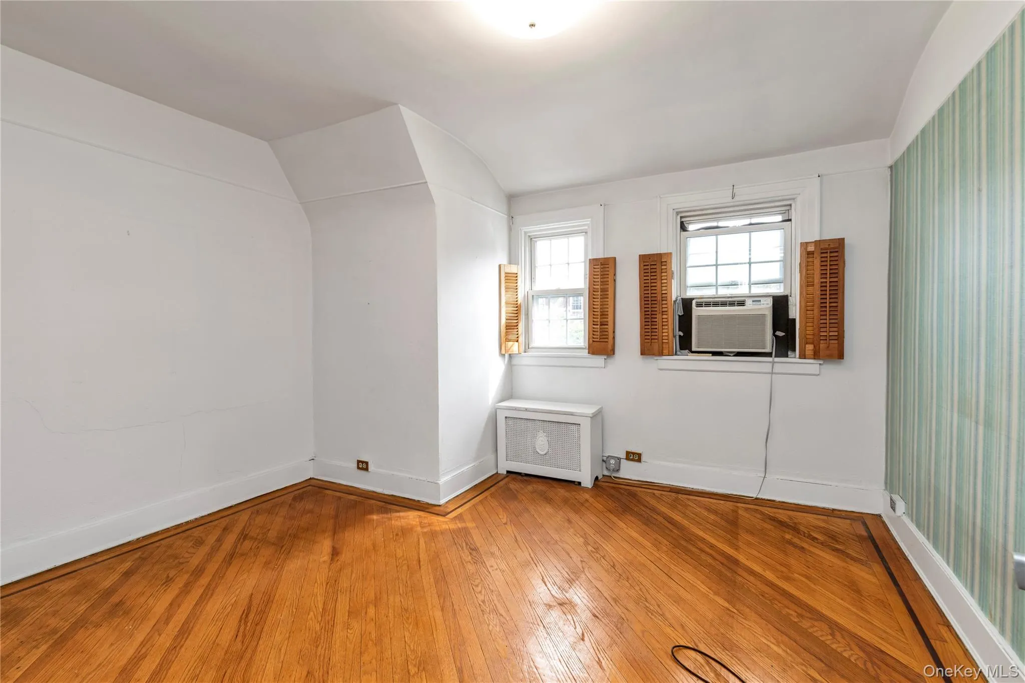 34-41 74th Street, New York, NY, 4 Bedrooms Bedrooms, 7 Rooms Rooms,2 BathroomsBathrooms,Residential,For Rent,74th,0,1052947 34-41 74th Street, New York, NY, 4 Bedrooms Bedrooms, 7 Rooms Rooms,2 BathroomsBathrooms,Residential,For Rent,74th,0,1052947