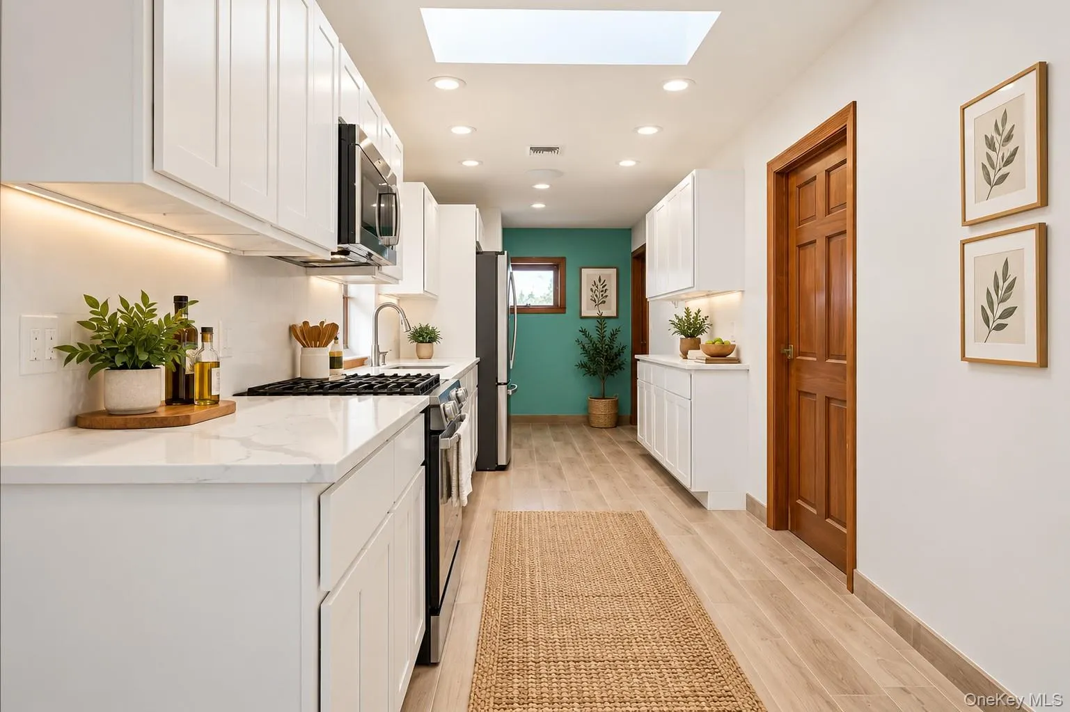 Virtually staged fully renovated kitchen Virtually staged fully renovated kitchen
