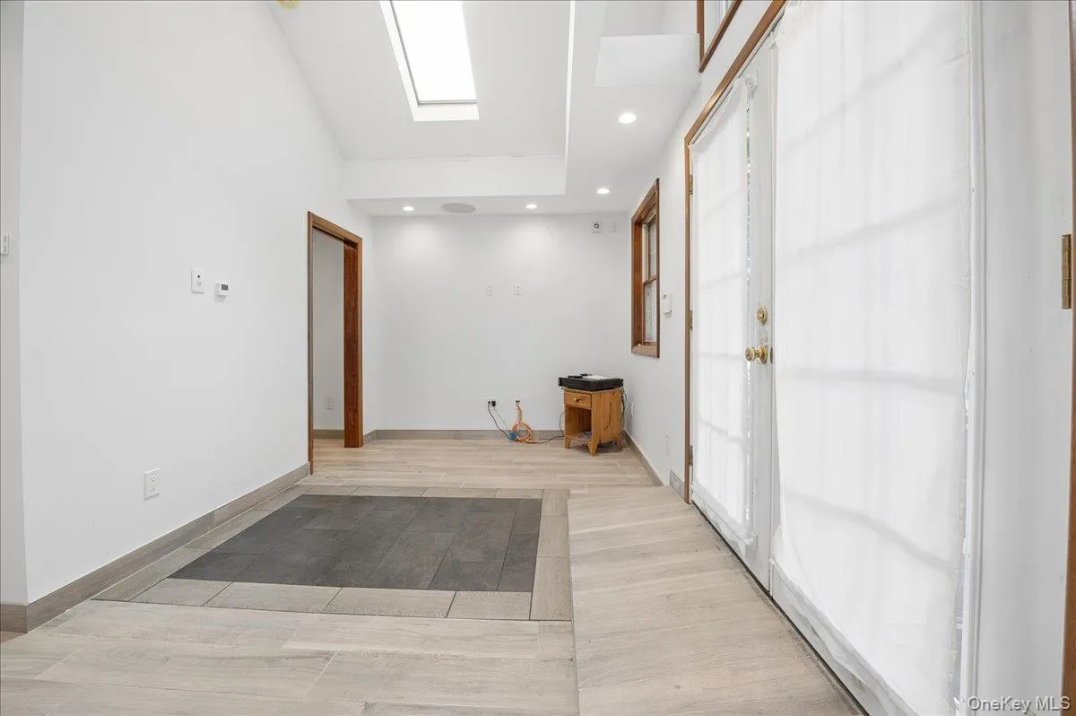 72 Poplar Avenue, New York, NY, 2 Bedrooms Bedrooms, 7 Rooms Rooms,2 BathroomsBathrooms,Residential,For Rent,Poplar,0,1052949 72 Poplar Avenue, New York, NY, 2 Bedrooms Bedrooms, 7 Rooms Rooms,2 BathroomsBathrooms,Residential,For Rent,Poplar,0,1052949