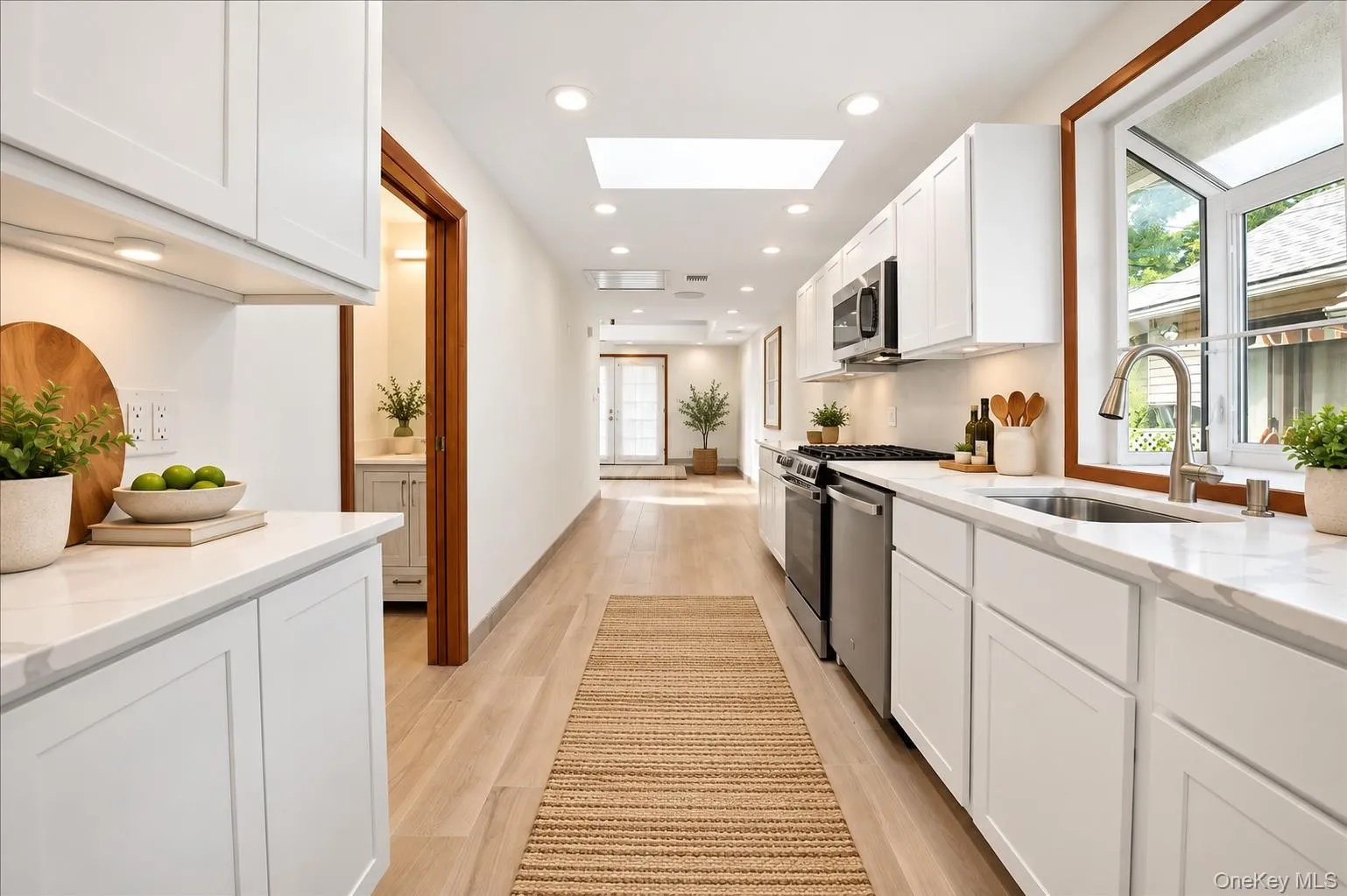 Virtually enhanced kitchen Virtually enhanced kitchen