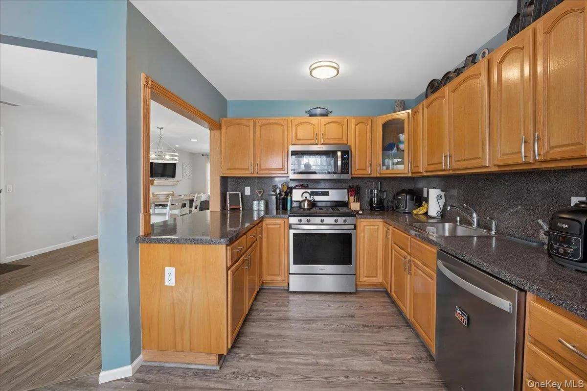 14 Badger Trail, Brookhaven, NY, 3 Bedrooms Bedrooms, 6 Rooms Rooms,2 BathroomsBathrooms,Residential,For Rent,Badger,0,1052956 14 Badger Trail, Brookhaven, NY, 3 Bedrooms Bedrooms, 6 Rooms Rooms,2 BathroomsBathrooms,Residential,For Rent,Badger,0,1052956