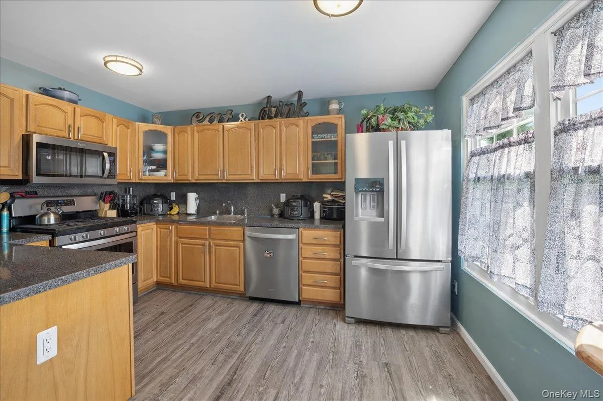 14 Badger Trail, Brookhaven, NY, 3 Bedrooms Bedrooms, 6 Rooms Rooms,2 BathroomsBathrooms,Residential,For Rent,Badger,0,1052956 14 Badger Trail, Brookhaven, NY, 3 Bedrooms Bedrooms, 6 Rooms Rooms,2 BathroomsBathrooms,Residential,For Rent,Badger,0,1052956