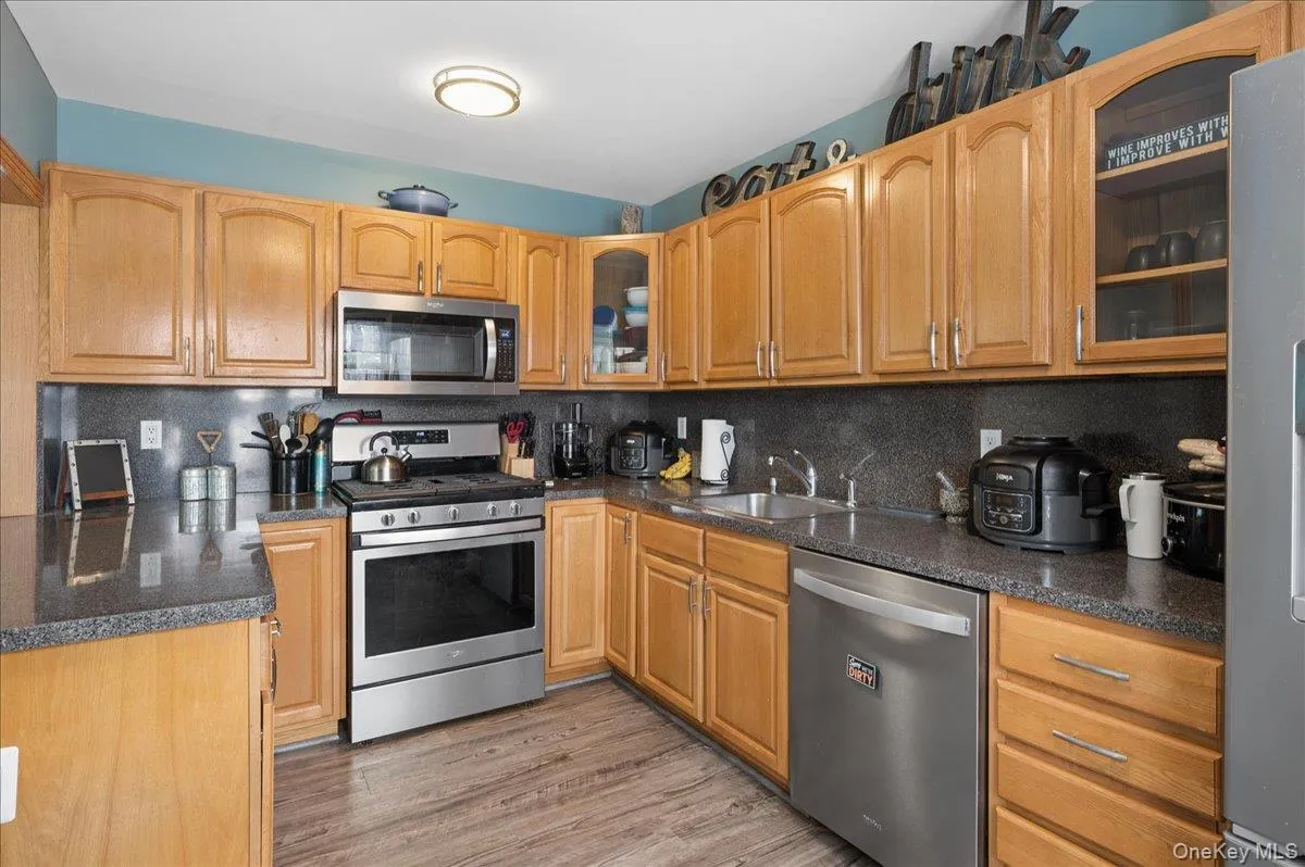 14 Badger Trail, Brookhaven, NY, 3 Bedrooms Bedrooms, 6 Rooms Rooms,2 BathroomsBathrooms,Residential,For Rent,Badger,0,1052956 14 Badger Trail, Brookhaven, NY, 3 Bedrooms Bedrooms, 6 Rooms Rooms,2 BathroomsBathrooms,Residential,For Rent,Badger,0,1052956