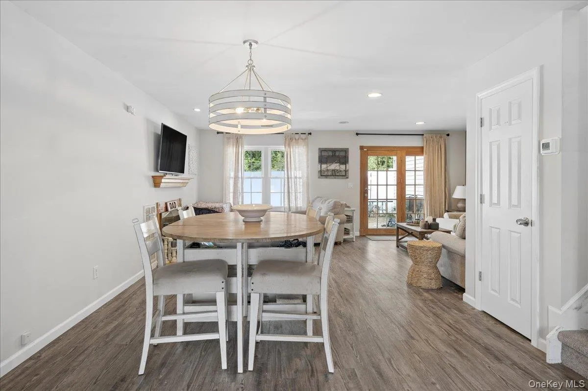 14 Badger Trail, Brookhaven, NY, 3 Bedrooms Bedrooms, 6 Rooms Rooms,2 BathroomsBathrooms,Residential,For Rent,Badger,0,1052956 14 Badger Trail, Brookhaven, NY, 3 Bedrooms Bedrooms, 6 Rooms Rooms,2 BathroomsBathrooms,Residential,For Rent,Badger,0,1052956