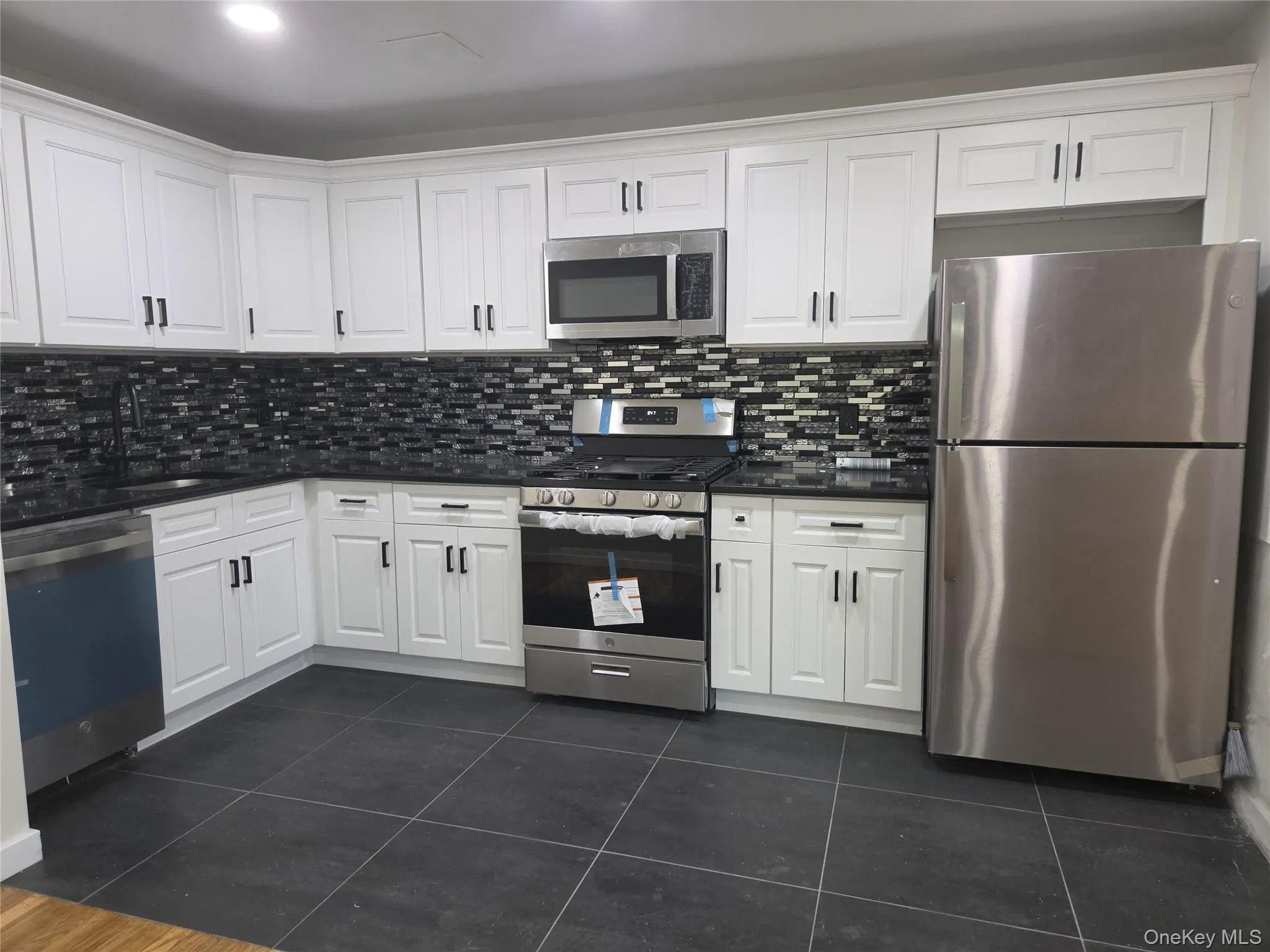 11230 159th Street, New York, NY, 3 Bedrooms Bedrooms, 6 Rooms Rooms,2 BathroomsBathrooms,Residential Lease,For Rent,159th,0,1052957 11230 159th Street, New York, NY, 3 Bedrooms Bedrooms, 6 Rooms Rooms,2 BathroomsBathrooms,Residential Lease,For Rent,159th,0,1052957