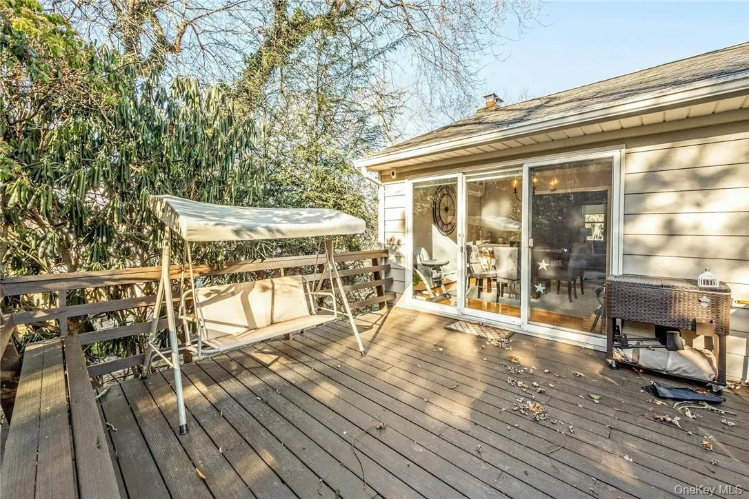 Large Deck (24' X 14') Large Deck (24' X 14')