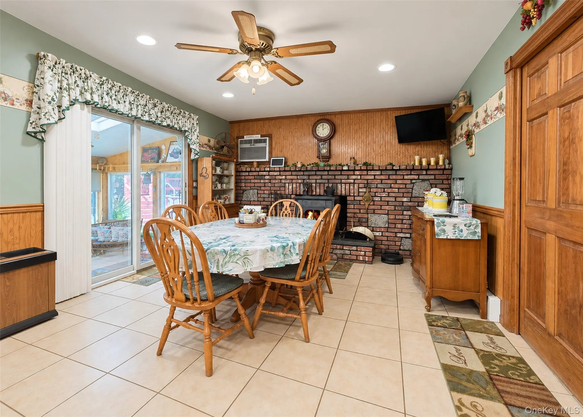 122 Evergreen Avenue, Brookhaven, NY, 3 Bedrooms Bedrooms, 9 Rooms Rooms,2 BathroomsBathrooms,Residential,For Rent,Evergreen,0,1052961 122 Evergreen Avenue, Brookhaven, NY, 3 Bedrooms Bedrooms, 9 Rooms Rooms,2 BathroomsBathrooms,Residential,For Rent,Evergreen,0,1052961