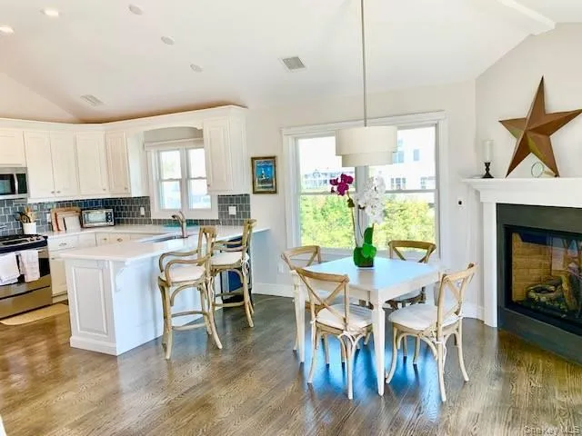 28 Stacy Drive, Southampton, NY, 4 Bedrooms Bedrooms, 8 Rooms Rooms,3 BathroomsBathrooms,Residential Lease,For Rent,Stacy,0,1052980 28 Stacy Drive, Southampton, NY, 4 Bedrooms Bedrooms, 8 Rooms Rooms,3 BathroomsBathrooms,Residential Lease,For Rent,Stacy,0,1052980
