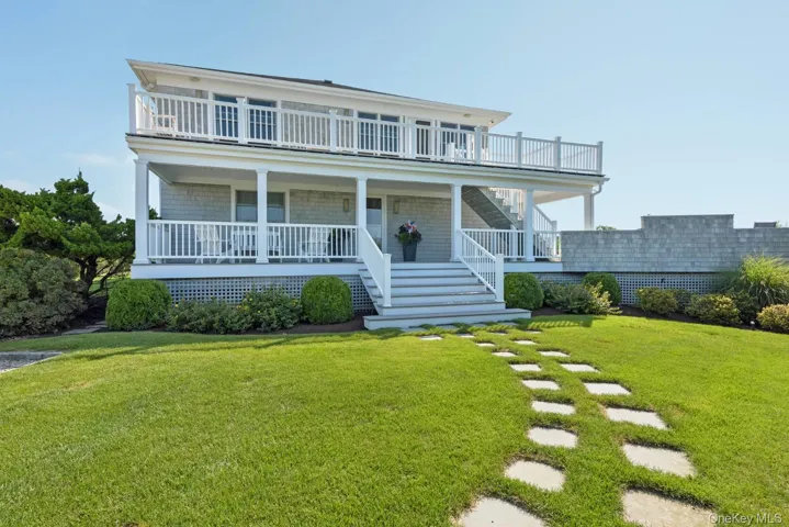 28 Stacy Drive, Southampton, New York 11978