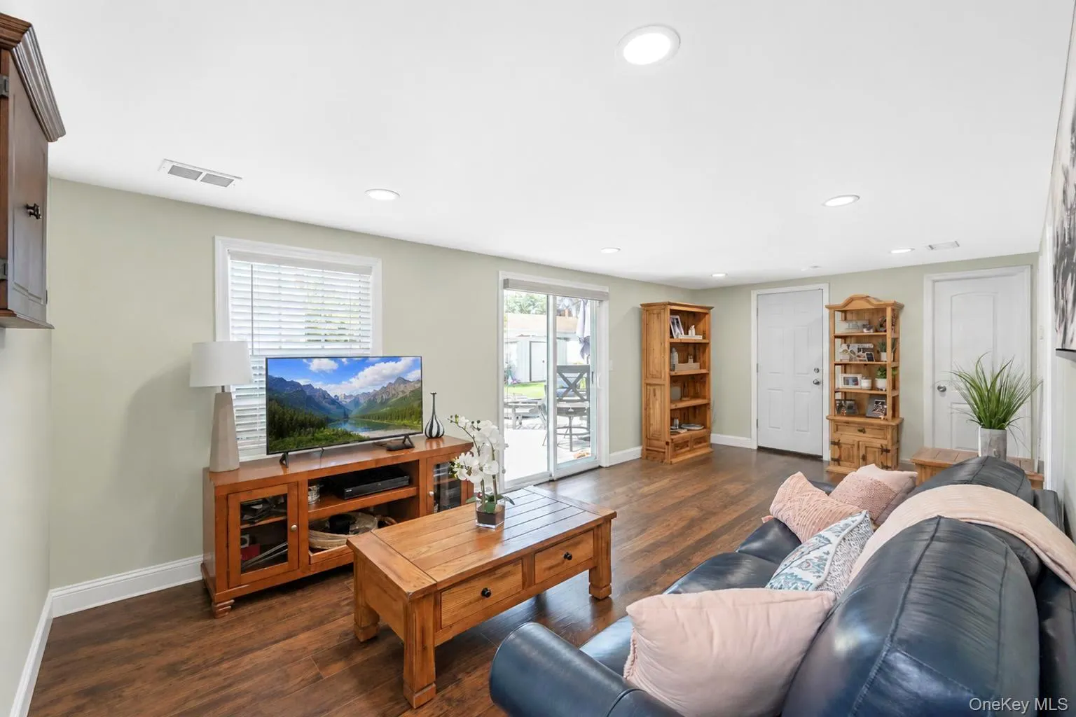 42 Audubon Avenue, Islip, NY, 5 Bedrooms Bedrooms, 10 Rooms Rooms,2 BathroomsBathrooms,Residential,For Rent,Audubon,0,1052983 42 Audubon Avenue, Islip, NY, 5 Bedrooms Bedrooms, 10 Rooms Rooms,2 BathroomsBathrooms,Residential,For Rent,Audubon,0,1052983