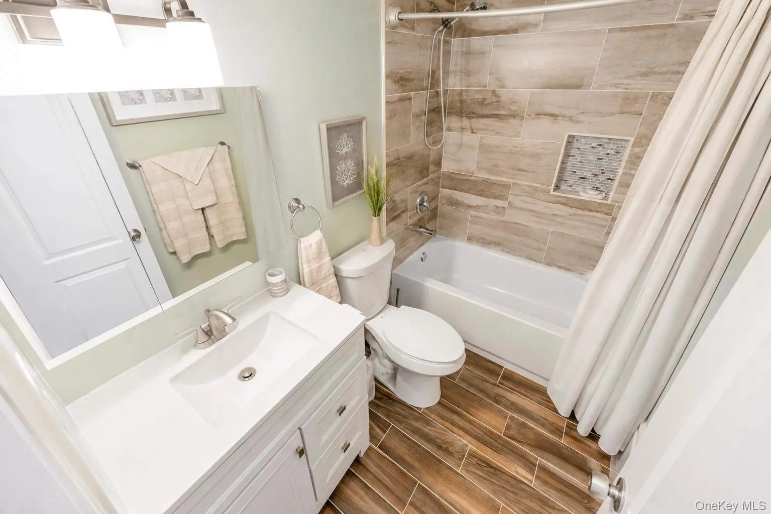 42 Audubon Avenue, Islip, NY, 5 Bedrooms Bedrooms, 10 Rooms Rooms,2 BathroomsBathrooms,Residential,For Rent,Audubon,0,1052983 42 Audubon Avenue, Islip, NY, 5 Bedrooms Bedrooms, 10 Rooms Rooms,2 BathroomsBathrooms,Residential,For Rent,Audubon,0,1052983