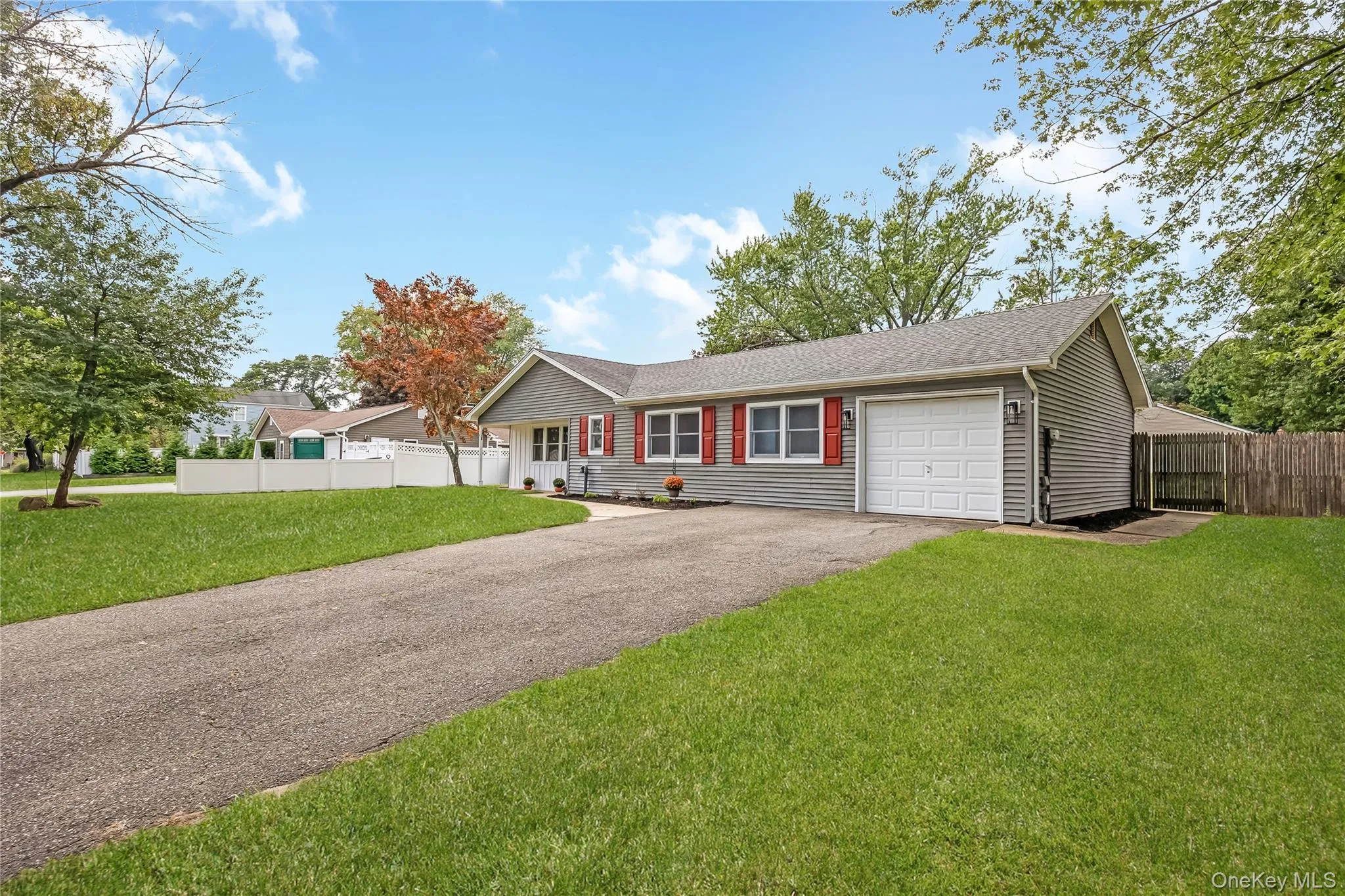 5 Lillian Street, Brookhaven, NY, 4 Bedrooms Bedrooms, 8 Rooms Rooms,2 BathroomsBathrooms,Residential,For Rent,Lillian,0,1052984 5 Lillian Street, Brookhaven, NY, 4 Bedrooms Bedrooms, 8 Rooms Rooms,2 BathroomsBathrooms,Residential,For Rent,Lillian,0,1052984