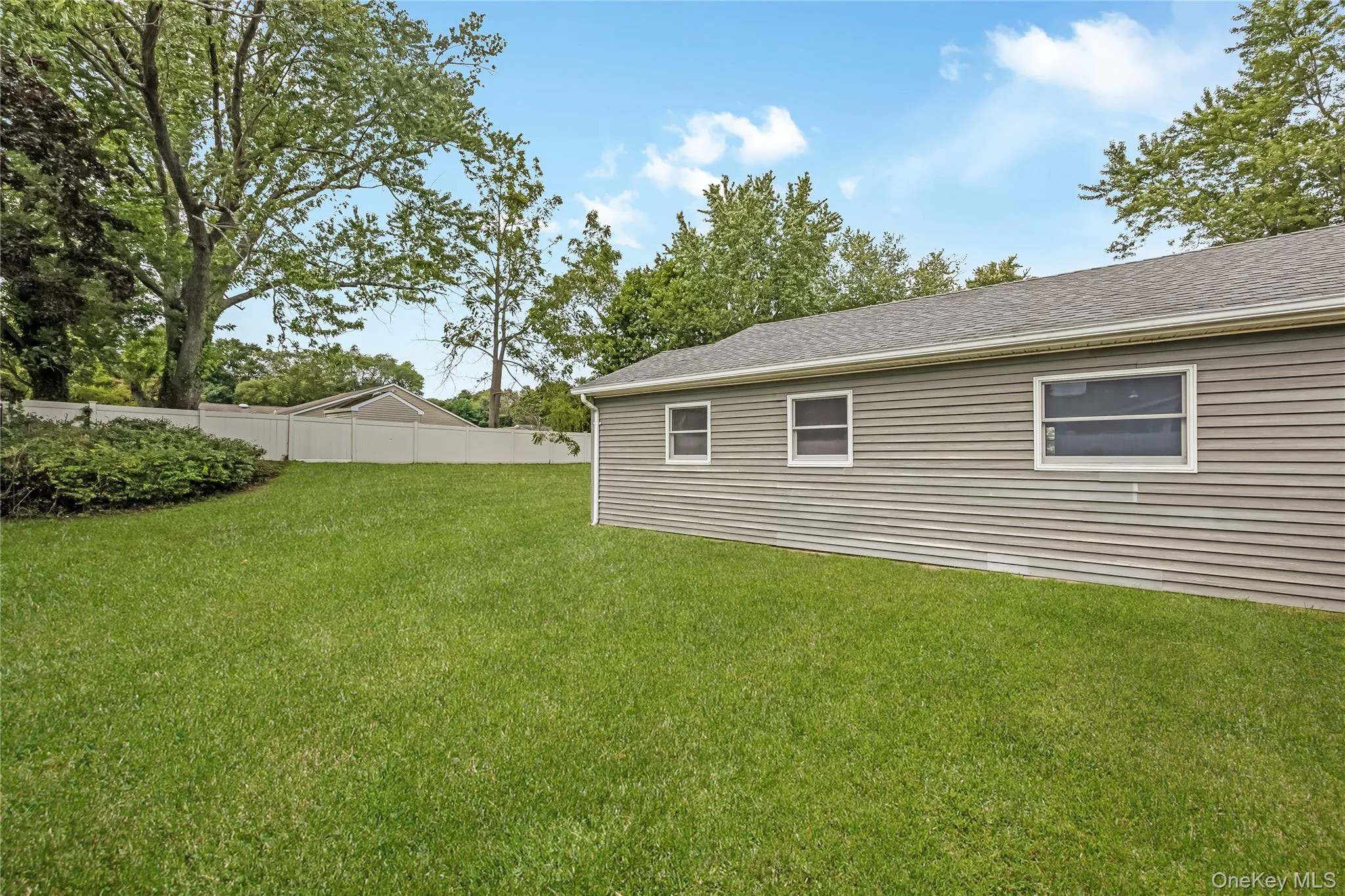5 Lillian Street, Brookhaven, NY, 4 Bedrooms Bedrooms, 8 Rooms Rooms,2 BathroomsBathrooms,Residential,For Rent,Lillian,0,1052984 5 Lillian Street, Brookhaven, NY, 4 Bedrooms Bedrooms, 8 Rooms Rooms,2 BathroomsBathrooms,Residential,For Rent,Lillian,0,1052984