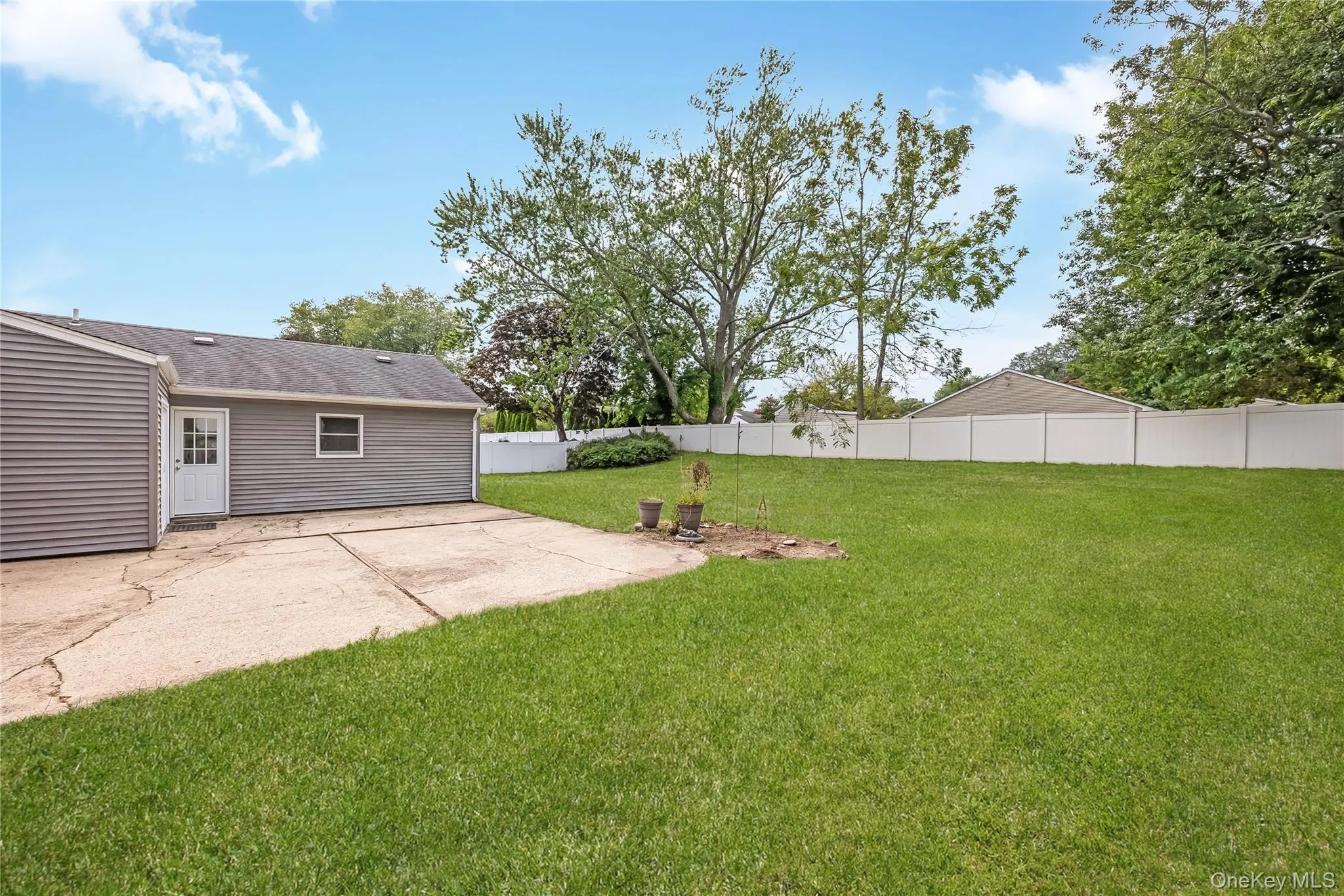 5 Lillian Street, Brookhaven, NY, 4 Bedrooms Bedrooms, 8 Rooms Rooms,2 BathroomsBathrooms,Residential,For Rent,Lillian,0,1052984 5 Lillian Street, Brookhaven, NY, 4 Bedrooms Bedrooms, 8 Rooms Rooms,2 BathroomsBathrooms,Residential,For Rent,Lillian,0,1052984
