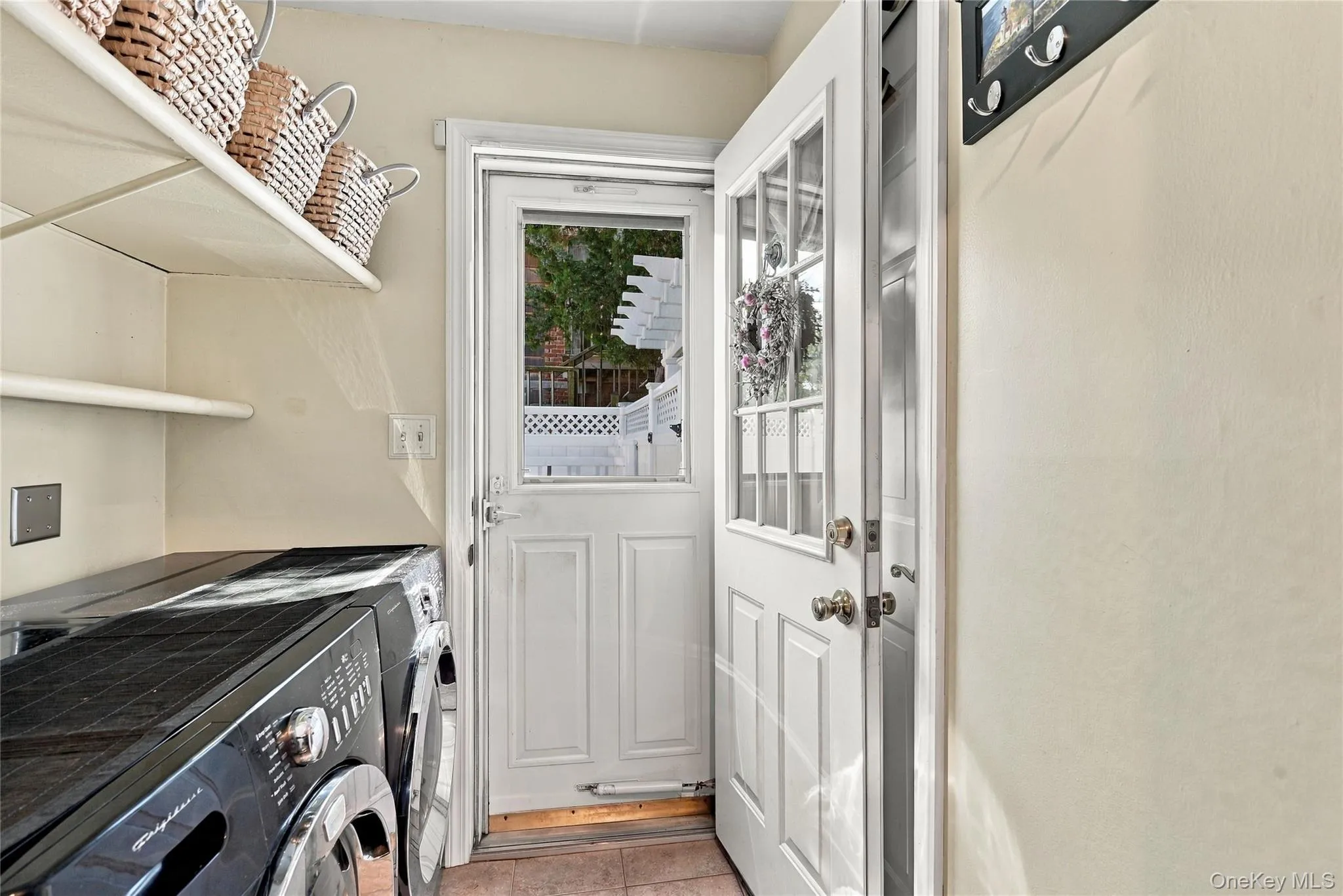 75 Bayview Drive, Islip, NY, 4 Bedrooms Bedrooms, 9 Rooms Rooms,2 BathroomsBathrooms,Residential,For Rent,Bayview,0,1052985 75 Bayview Drive, Islip, NY, 4 Bedrooms Bedrooms, 9 Rooms Rooms,2 BathroomsBathrooms,Residential,For Rent,Bayview,0,1052985