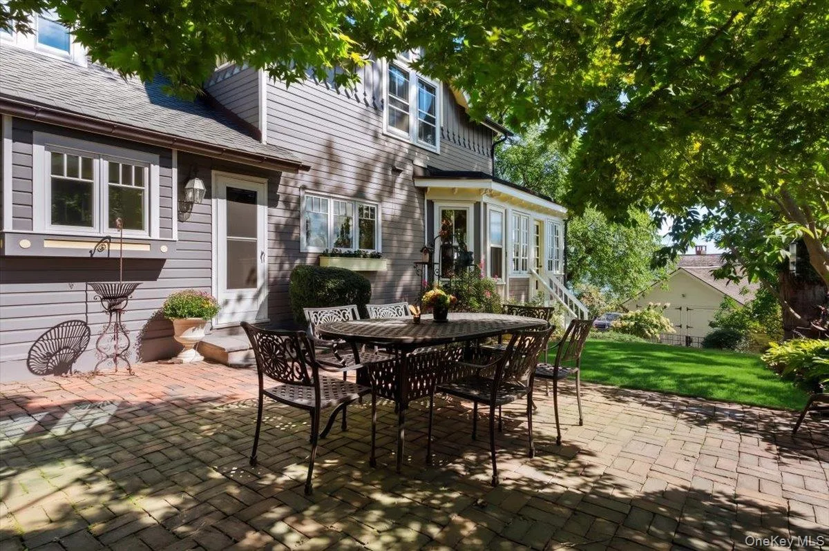 25 Ritie Street, Orangetown, NY, 4 Bedrooms Bedrooms, 8 Rooms Rooms,2 BathroomsBathrooms,Residential,For Rent,Ritie,0,1052993 25 Ritie Street, Orangetown, NY, 4 Bedrooms Bedrooms, 8 Rooms Rooms,2 BathroomsBathrooms,Residential,For Rent,Ritie,0,1052993