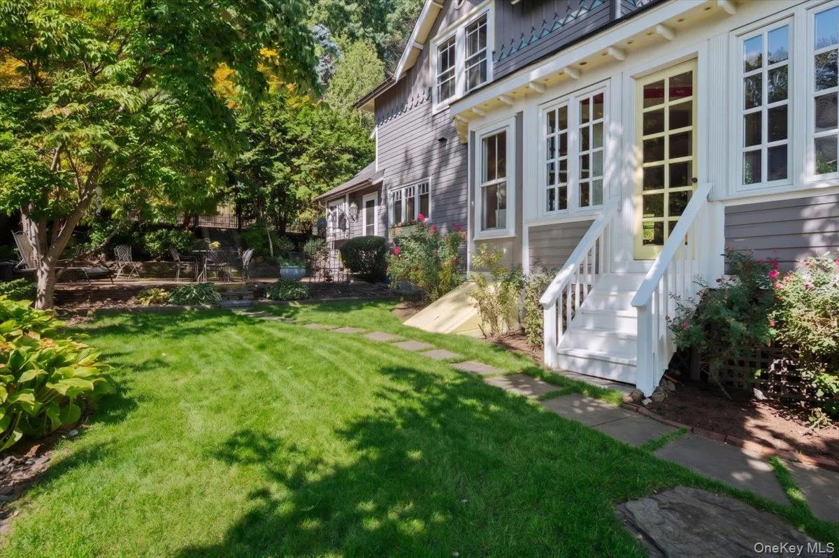 25 Ritie Street, Orangetown, NY, 4 Bedrooms Bedrooms, 8 Rooms Rooms,2 BathroomsBathrooms,Residential,For Rent,Ritie,0,1052993 25 Ritie Street, Orangetown, NY, 4 Bedrooms Bedrooms, 8 Rooms Rooms,2 BathroomsBathrooms,Residential,For Rent,Ritie,0,1052993