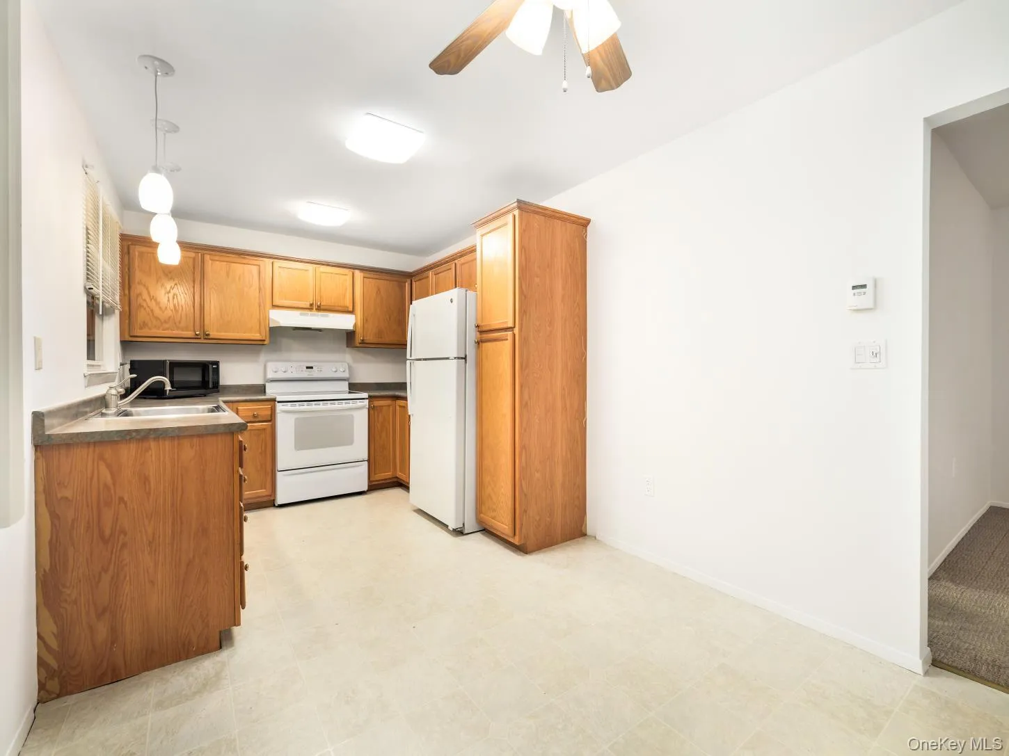 337 Sierra Vista Lane, Clarkstown, NY, 1 Bedroom Bedrooms, 4 Rooms Rooms,1 BathroomBathrooms,Residential,For Rent,Sierra Vista,0,1052996 337 Sierra Vista Lane, Clarkstown, NY, 1 Bedroom Bedrooms, 4 Rooms Rooms,1 BathroomBathrooms,Residential,For Rent,Sierra Vista,0,1052996