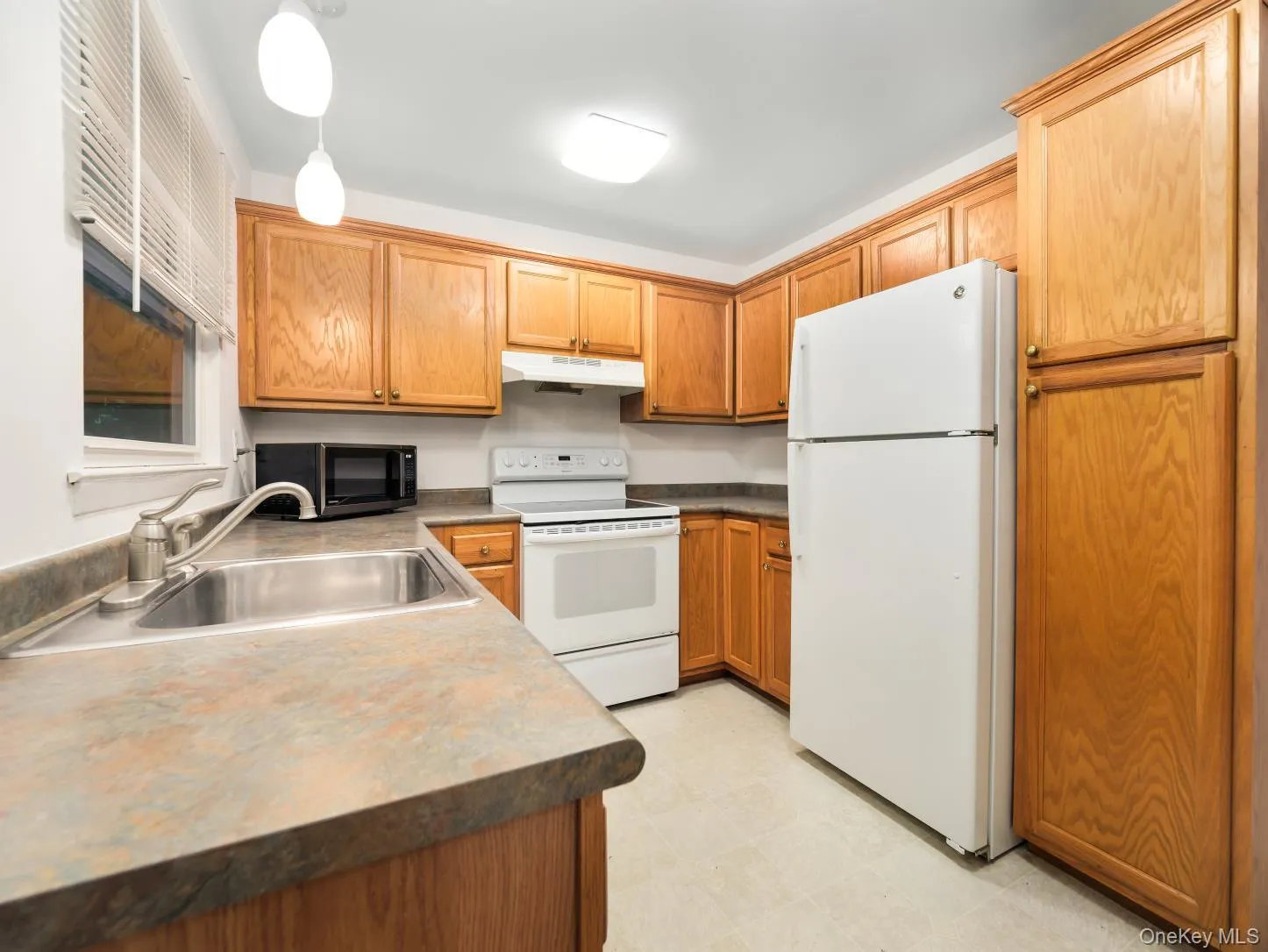 337 Sierra Vista Lane, Clarkstown, NY, 1 Bedroom Bedrooms, 4 Rooms Rooms,1 BathroomBathrooms,Residential,For Rent,Sierra Vista,0,1052996 337 Sierra Vista Lane, Clarkstown, NY, 1 Bedroom Bedrooms, 4 Rooms Rooms,1 BathroomBathrooms,Residential,For Rent,Sierra Vista,0,1052996