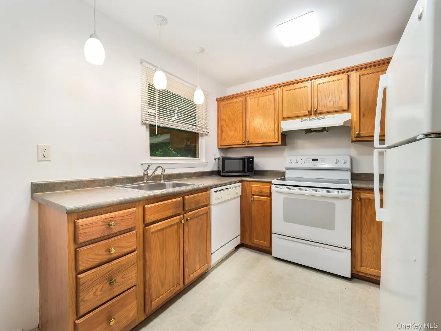 337 Sierra Vista Lane, Clarkstown, NY, 1 Bedroom Bedrooms, 4 Rooms Rooms,1 BathroomBathrooms,Residential,For Rent,Sierra Vista,0,1052996 337 Sierra Vista Lane, Clarkstown, NY, 1 Bedroom Bedrooms, 4 Rooms Rooms,1 BathroomBathrooms,Residential,For Rent,Sierra Vista,0,1052996