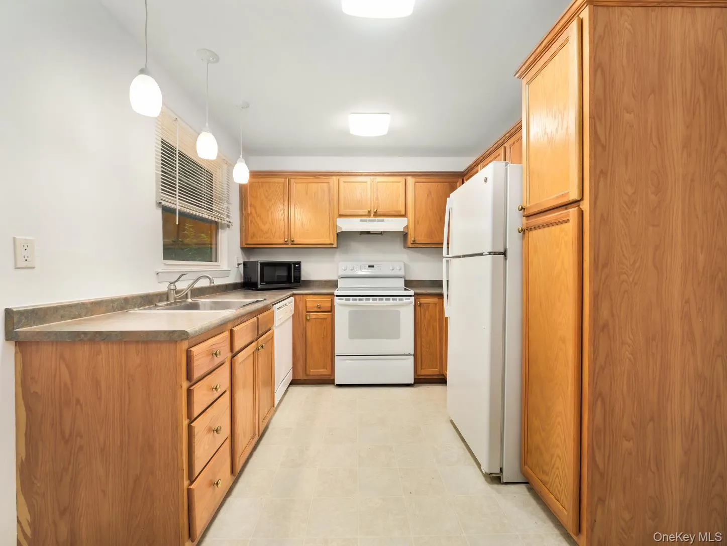 337 Sierra Vista Lane, Clarkstown, NY, 1 Bedroom Bedrooms, 4 Rooms Rooms,1 BathroomBathrooms,Residential,For Rent,Sierra Vista,0,1052996 337 Sierra Vista Lane, Clarkstown, NY, 1 Bedroom Bedrooms, 4 Rooms Rooms,1 BathroomBathrooms,Residential,For Rent,Sierra Vista,0,1052996