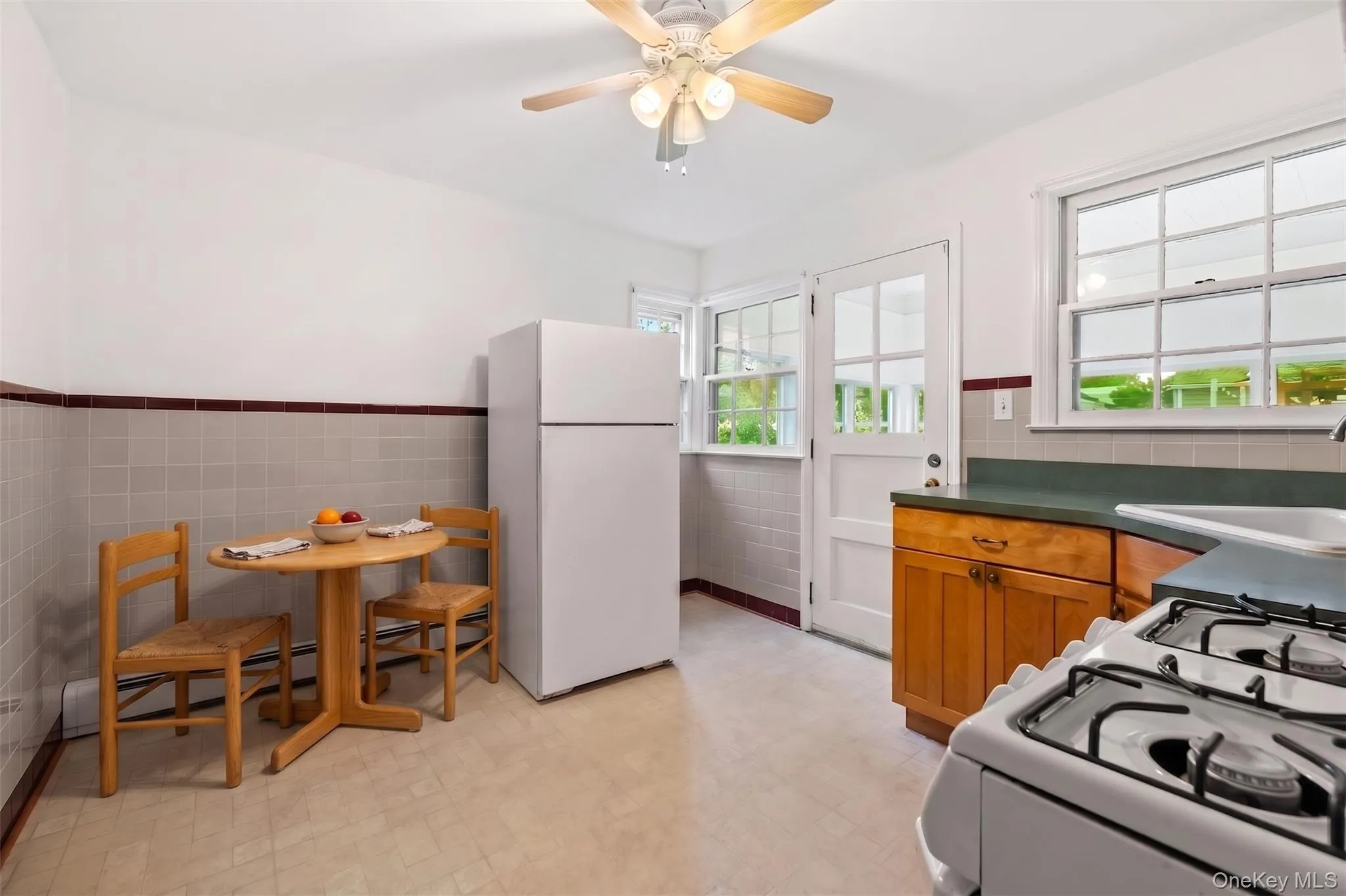 12 Benjamin Avenue, Babylon, NY, 2 Bedrooms Bedrooms, 6 Rooms Rooms,1 BathroomBathrooms,Residential,For Rent,Benjamin,0,1052997 12 Benjamin Avenue, Babylon, NY, 2 Bedrooms Bedrooms, 6 Rooms Rooms,1 BathroomBathrooms,Residential,For Rent,Benjamin,0,1052997