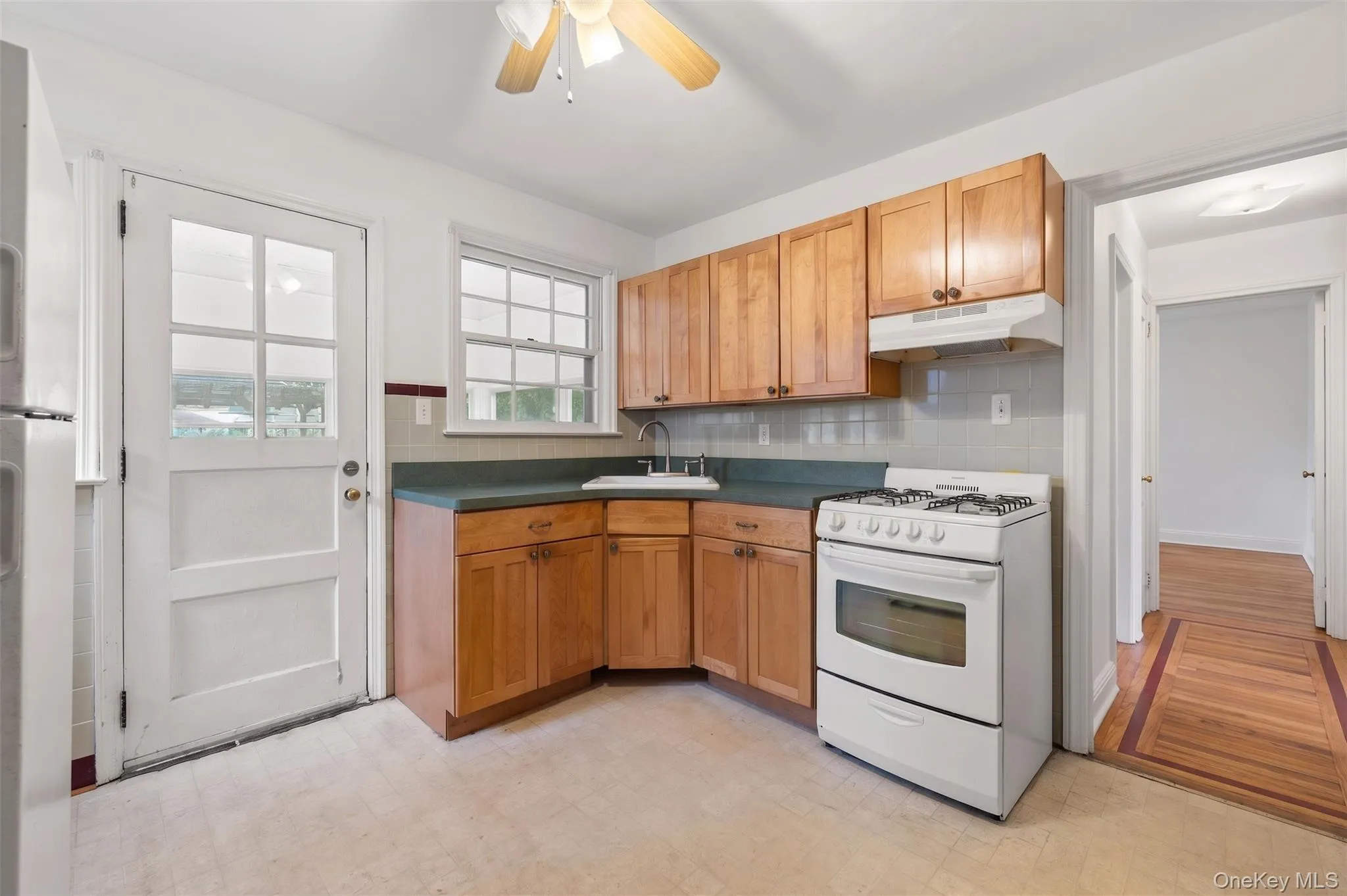 12 Benjamin Avenue, Babylon, NY, 2 Bedrooms Bedrooms, 6 Rooms Rooms,1 BathroomBathrooms,Residential,For Rent,Benjamin,0,1052997 12 Benjamin Avenue, Babylon, NY, 2 Bedrooms Bedrooms, 6 Rooms Rooms,1 BathroomBathrooms,Residential,For Rent,Benjamin,0,1052997