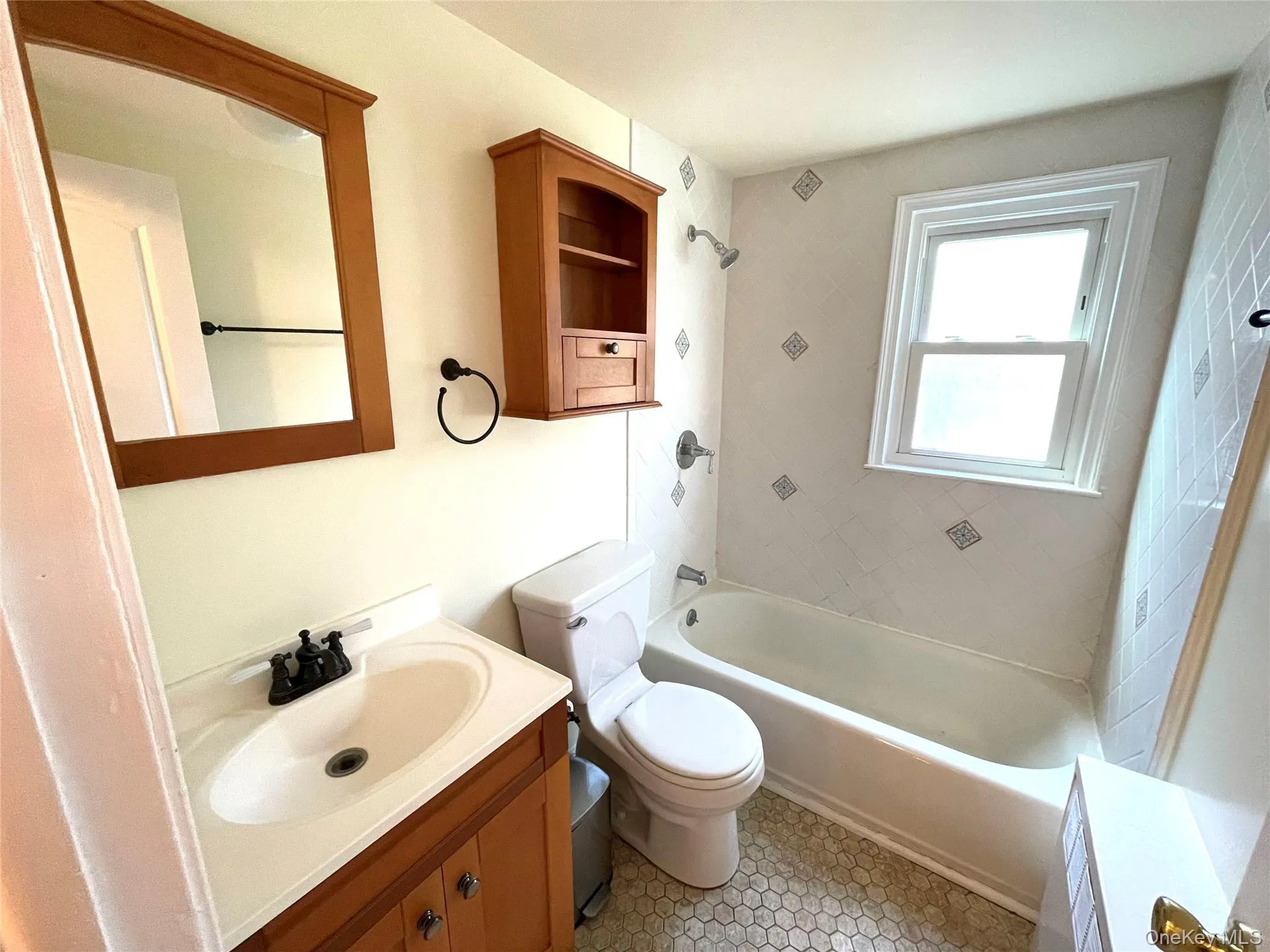 2nd Level Apartment Full Bath 2nd Level Apartment Full Bath