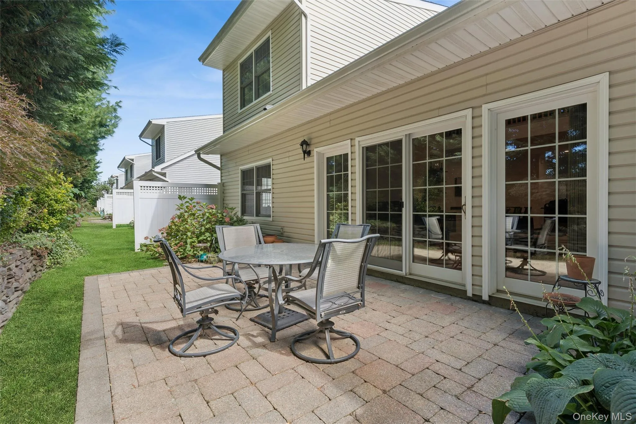 147 Pond View Drive, North Hempstead, NY, 3 Bedrooms Bedrooms, 7 Rooms Rooms,2 BathroomsBathrooms,Residential,For Rent,Pond View,0,1053002 147 Pond View Drive, North Hempstead, NY, 3 Bedrooms Bedrooms, 7 Rooms Rooms,2 BathroomsBathrooms,Residential,For Rent,Pond View,0,1053002