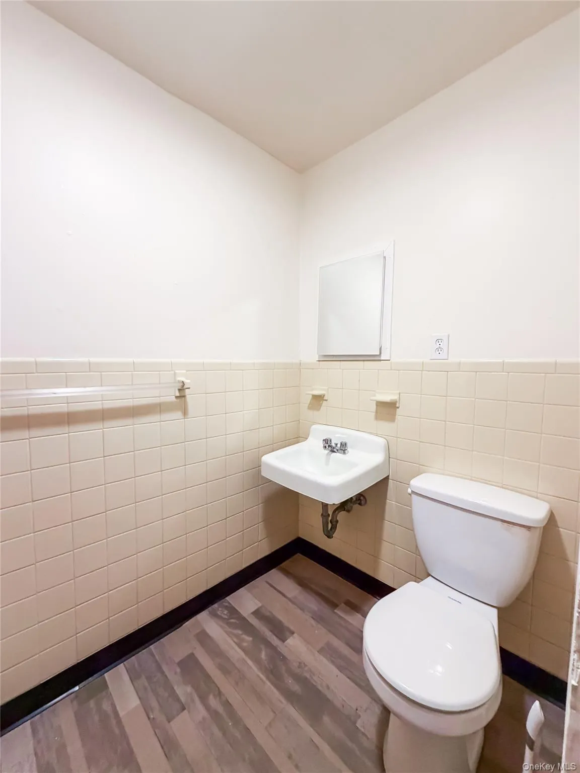 45 Hamilton Street, Poughkeepsie, NY, 4 Bedrooms Bedrooms, 8 Rooms Rooms,1 BathroomBathrooms,Residential,For Rent,Hamilton,0,1053012 45 Hamilton Street, Poughkeepsie, NY, 4 Bedrooms Bedrooms, 8 Rooms Rooms,1 BathroomBathrooms,Residential,For Rent,Hamilton,0,1053012