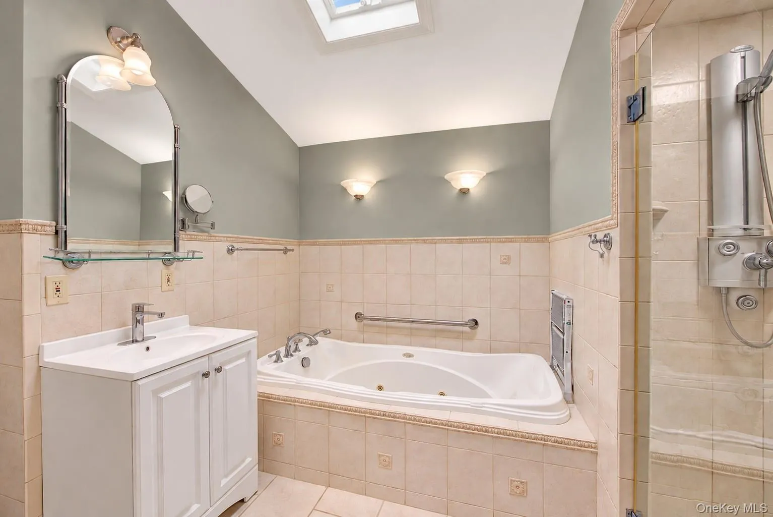 138-33 62nd Road, New York, NY, 3 Bedrooms Bedrooms, 7 Rooms Rooms,2 BathroomsBathrooms,Residential,For Rent,62nd,0,1053024 138-33 62nd Road, New York, NY, 3 Bedrooms Bedrooms, 7 Rooms Rooms,2 BathroomsBathrooms,Residential,For Rent,62nd,0,1053024