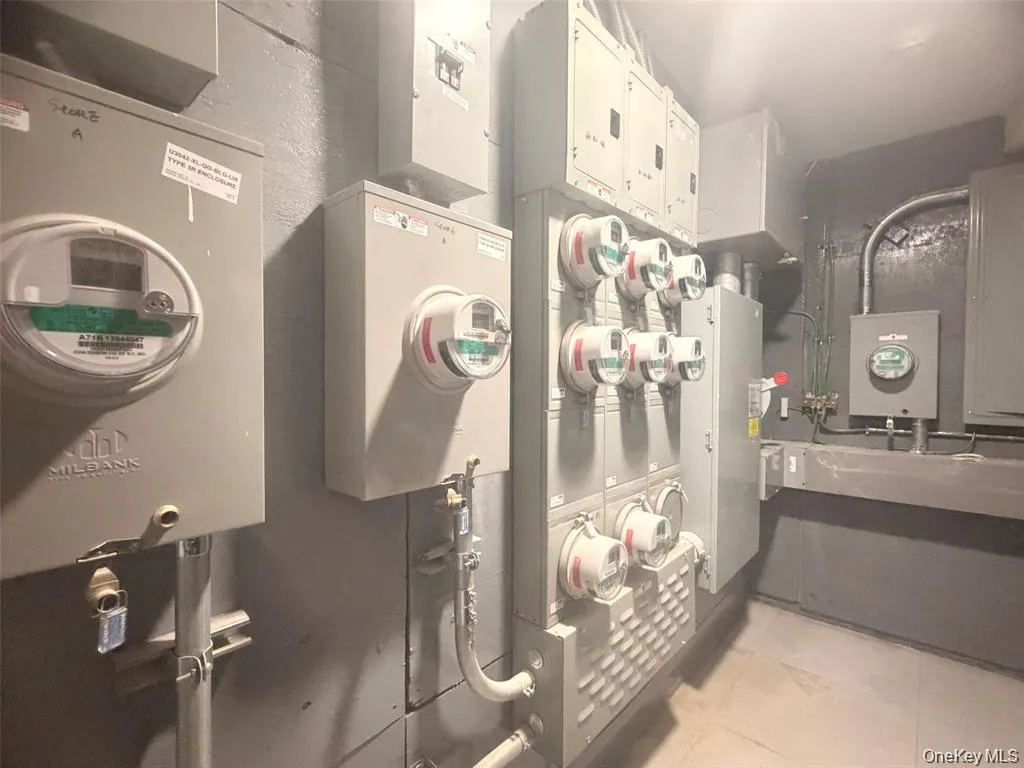 132-25 41 Avenue, New York, NY, 1 Bedroom Bedrooms, 3 Rooms Rooms,1 BathroomBathrooms,Residential,For Rent,41,0,1053027 132-25 41 Avenue, New York, NY, 1 Bedroom Bedrooms, 3 Rooms Rooms,1 BathroomBathrooms,Residential,For Rent,41,0,1053027